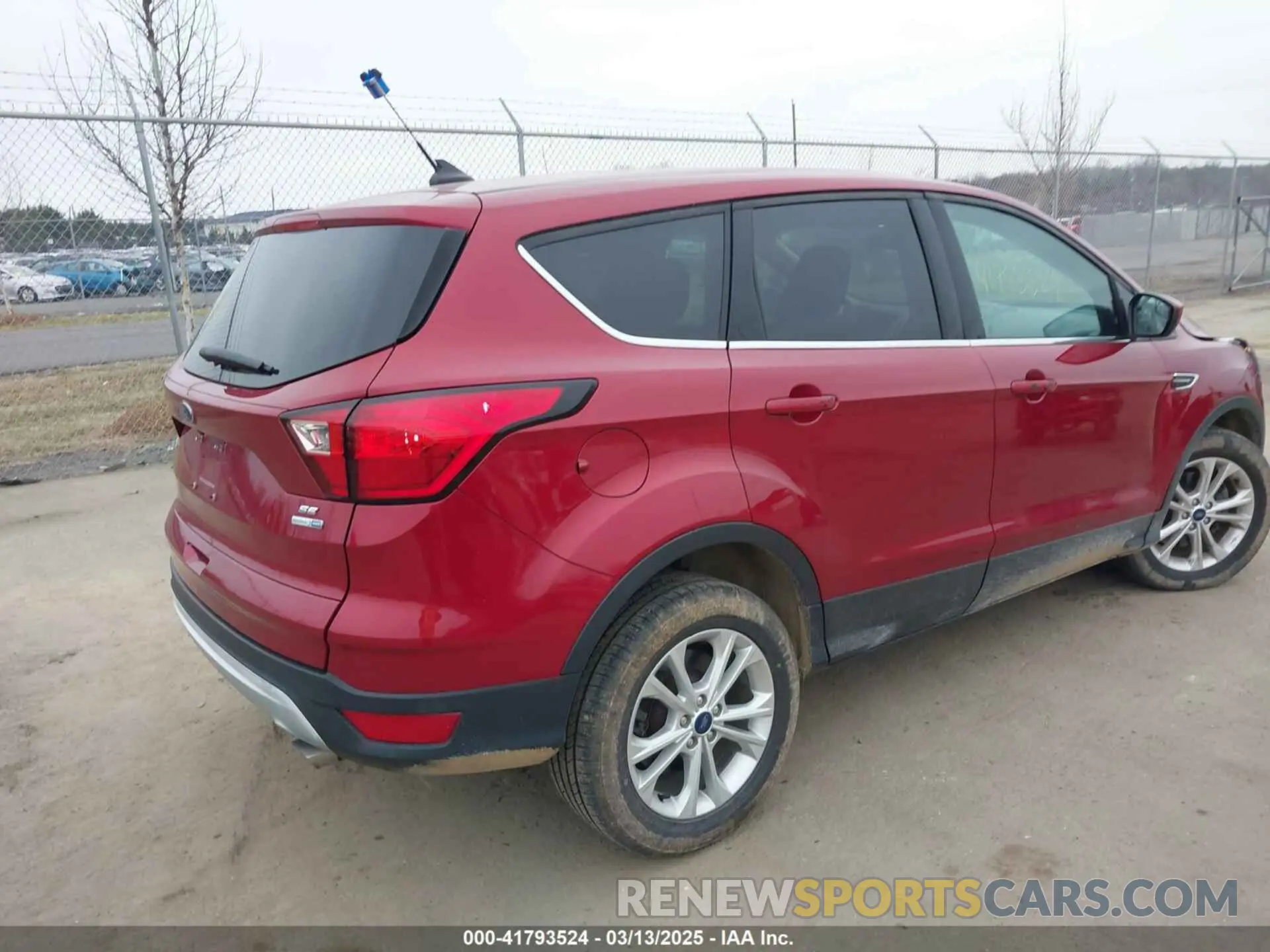 4 fotografías del automóvil dañado 1FMCU9GDXKUC35625 FORD ESCAPE 2019