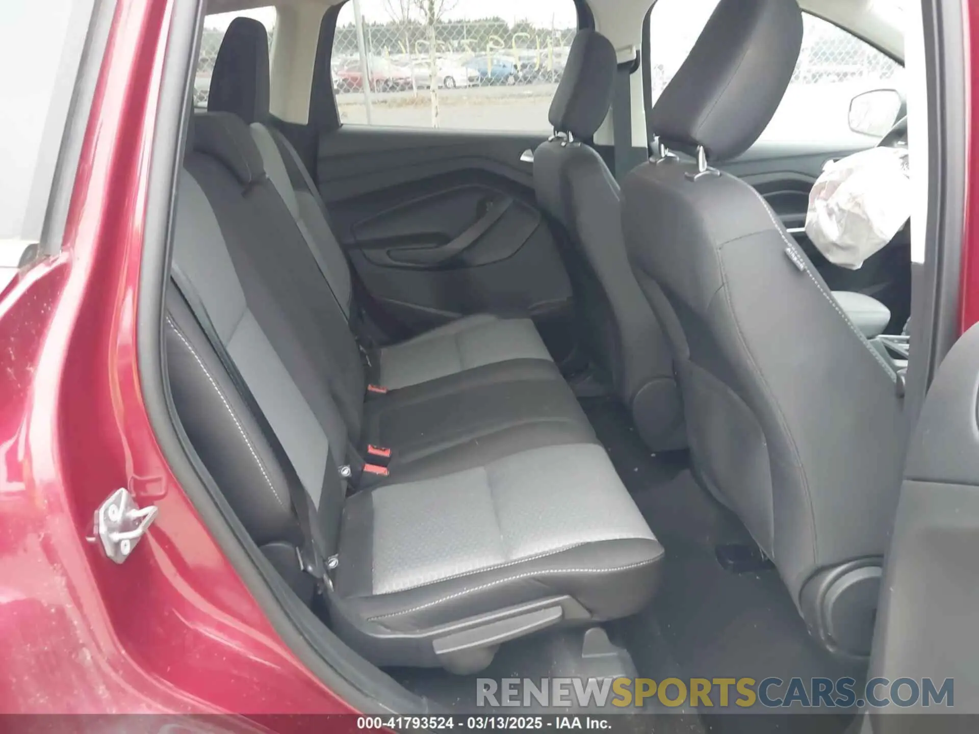 8 fotografías del automóvil dañado 1FMCU9GDXKUC35625 FORD ESCAPE 2019