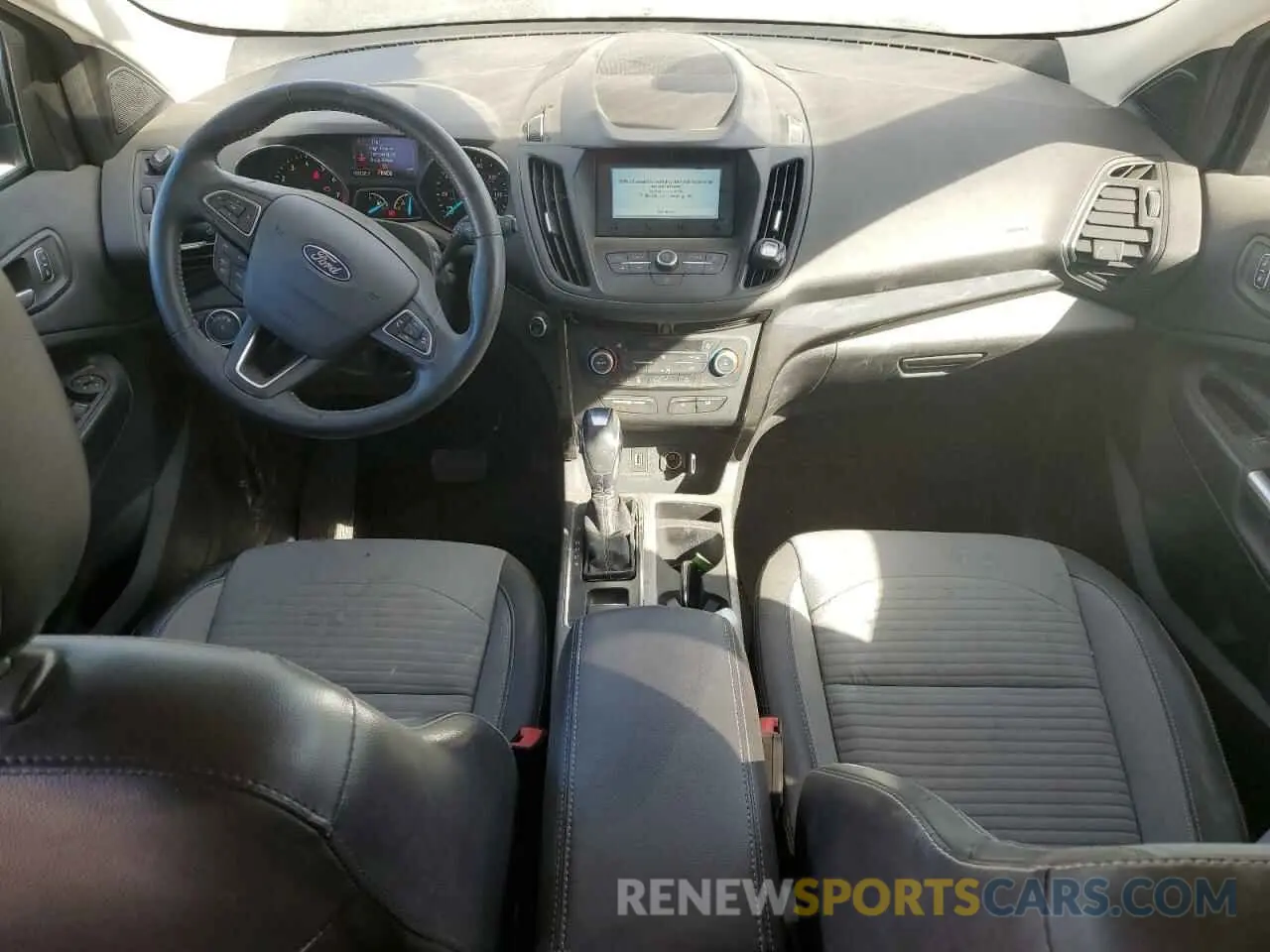 8 fotografías del automóvil dañado 1FMCU9GDXKUC56619 FORD ESCAPE 2019