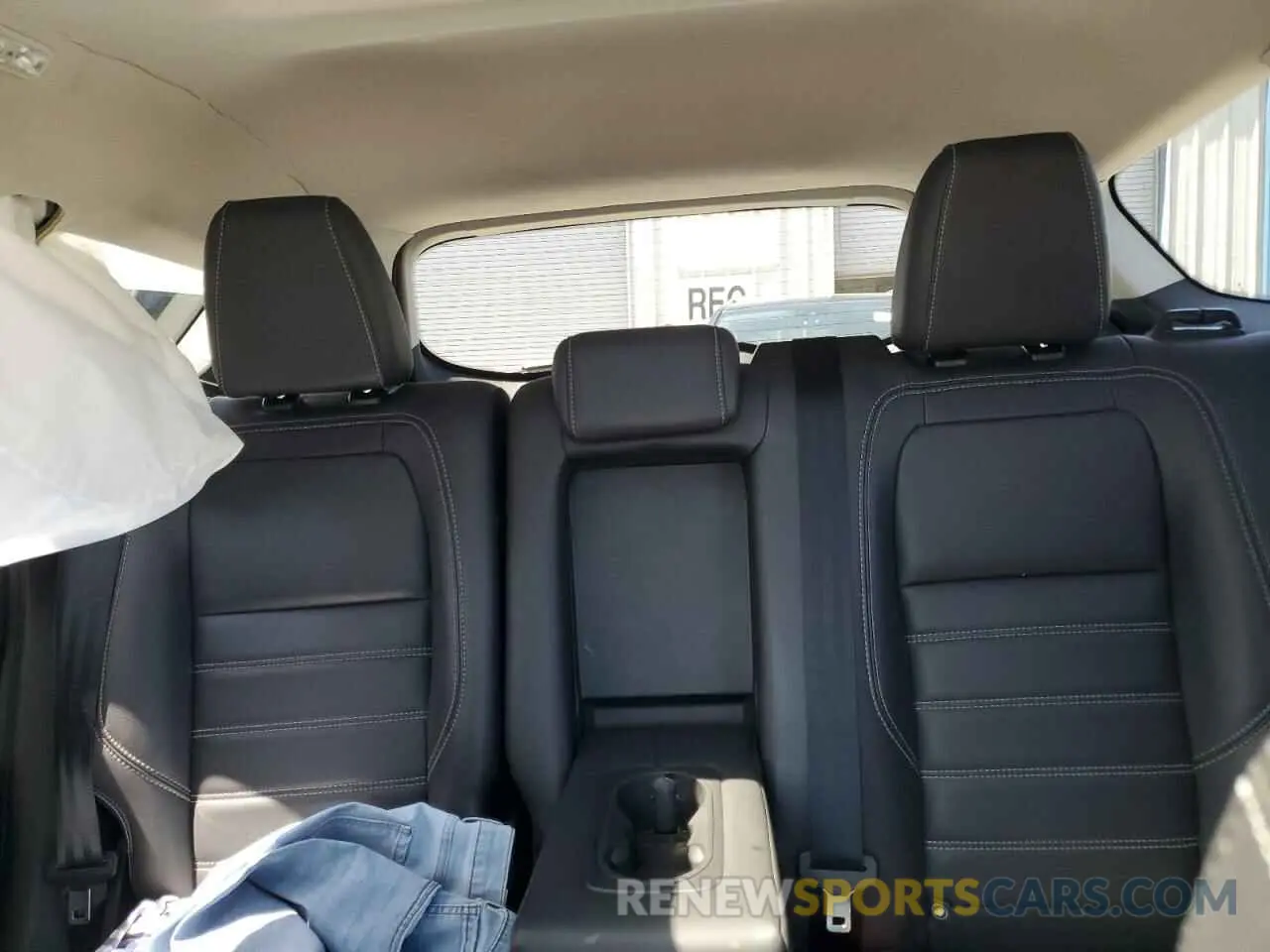 10 fotografías del automóvil dañado 1FMCU9HD0KUB43745 FORD ESCAPE 2019