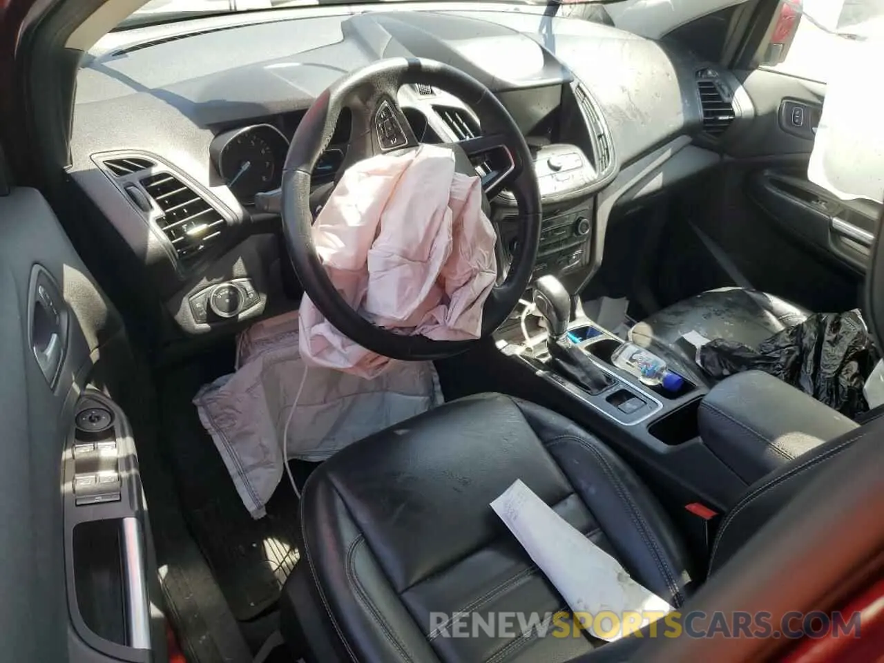 8 fotografías del automóvil dañado 1FMCU9HD0KUB43745 FORD ESCAPE 2019