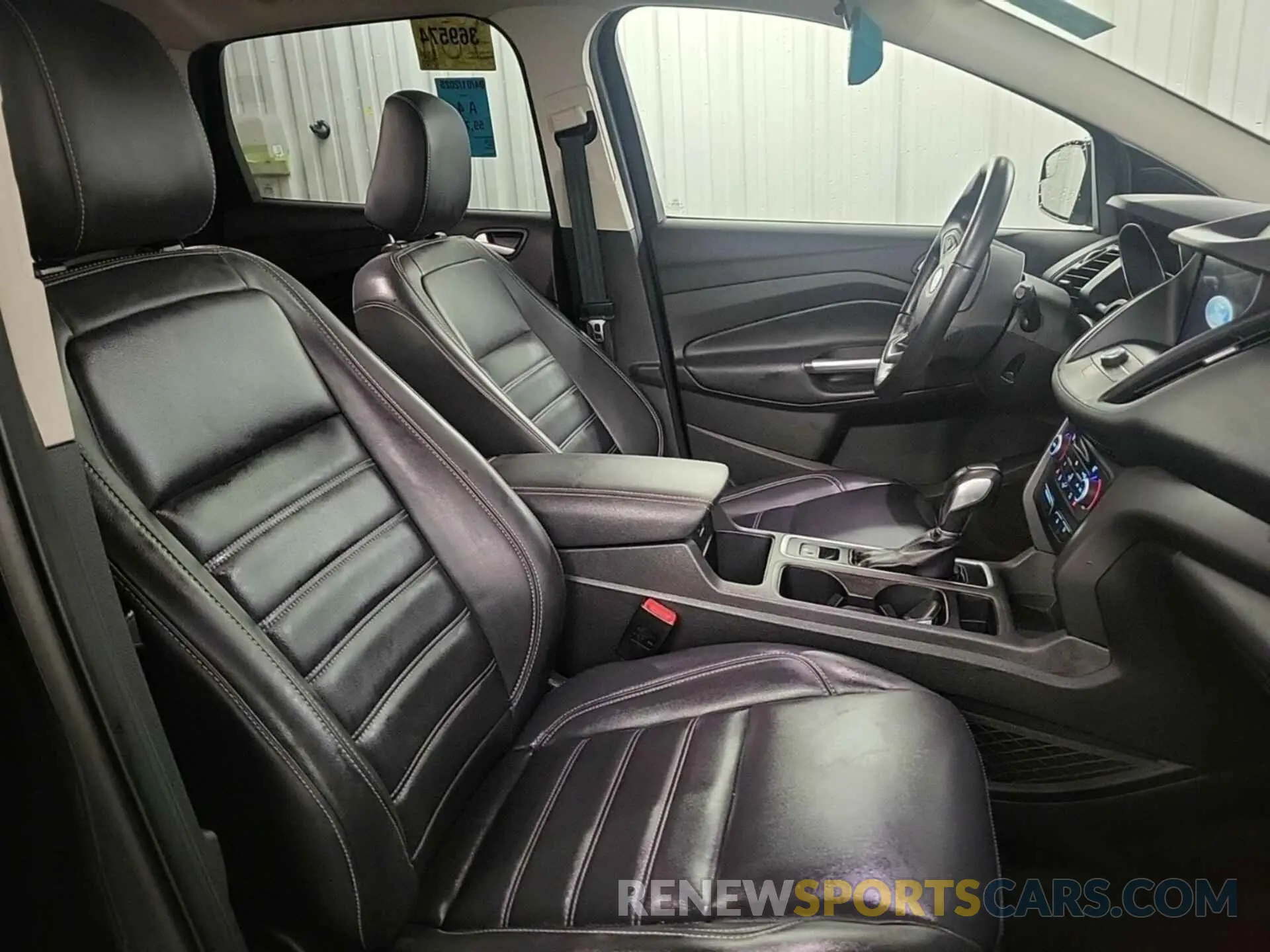 10 fotografías del automóvil dañado 1FMCU9HD1KUA65511 FORD ESCAPE 2019