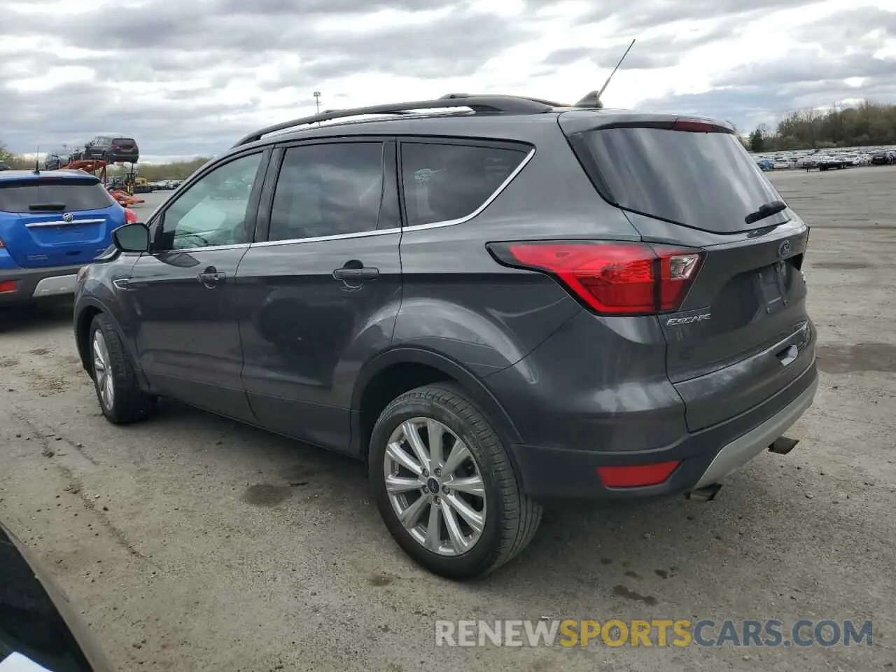 2 fotografías del automóvil dañado 1FMCU9HD1KUB18918 FORD ESCAPE 2019