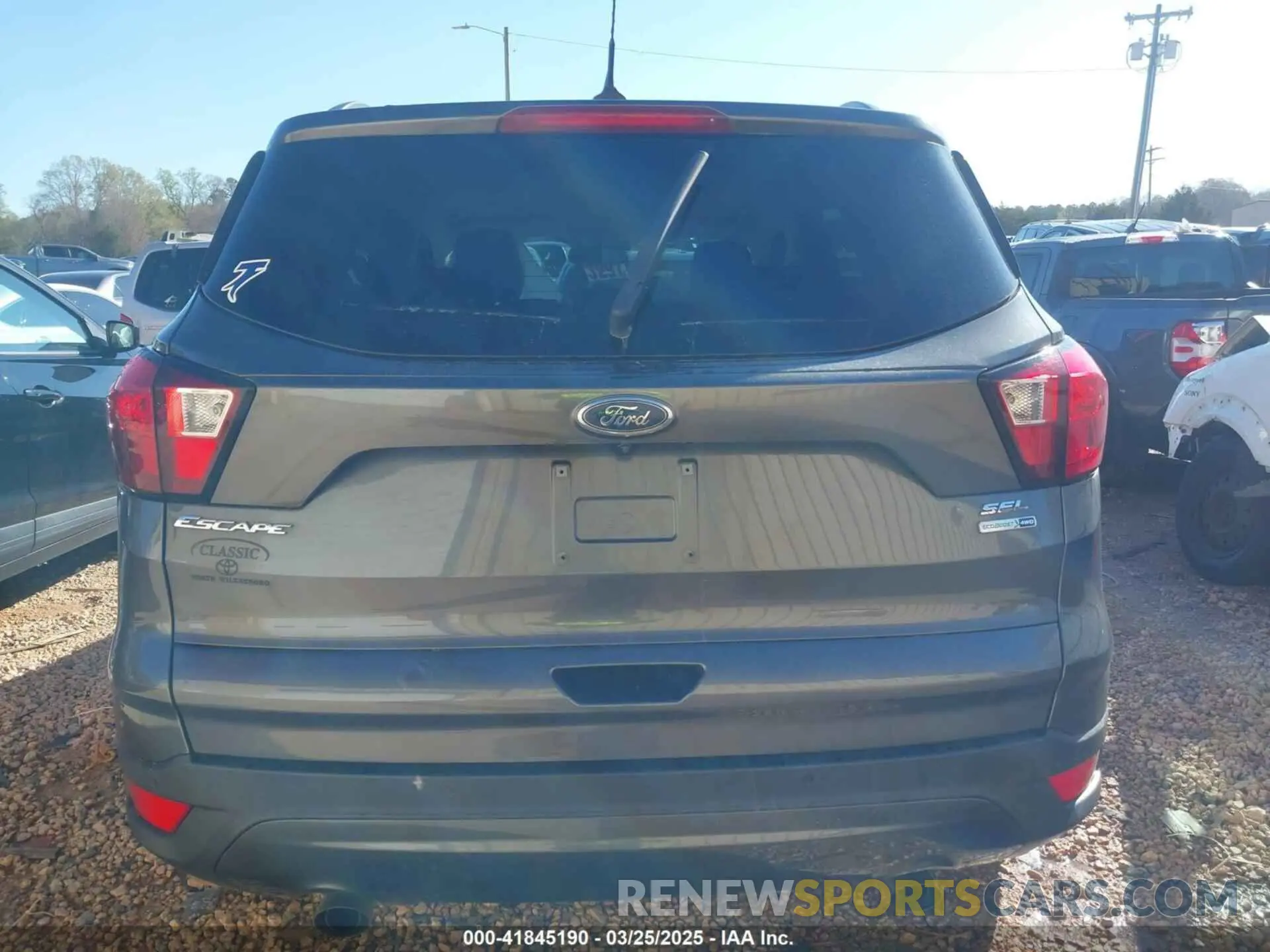 16 fotografías del automóvil dañado 1FMCU9HD2KUC45385 FORD ESCAPE 2019