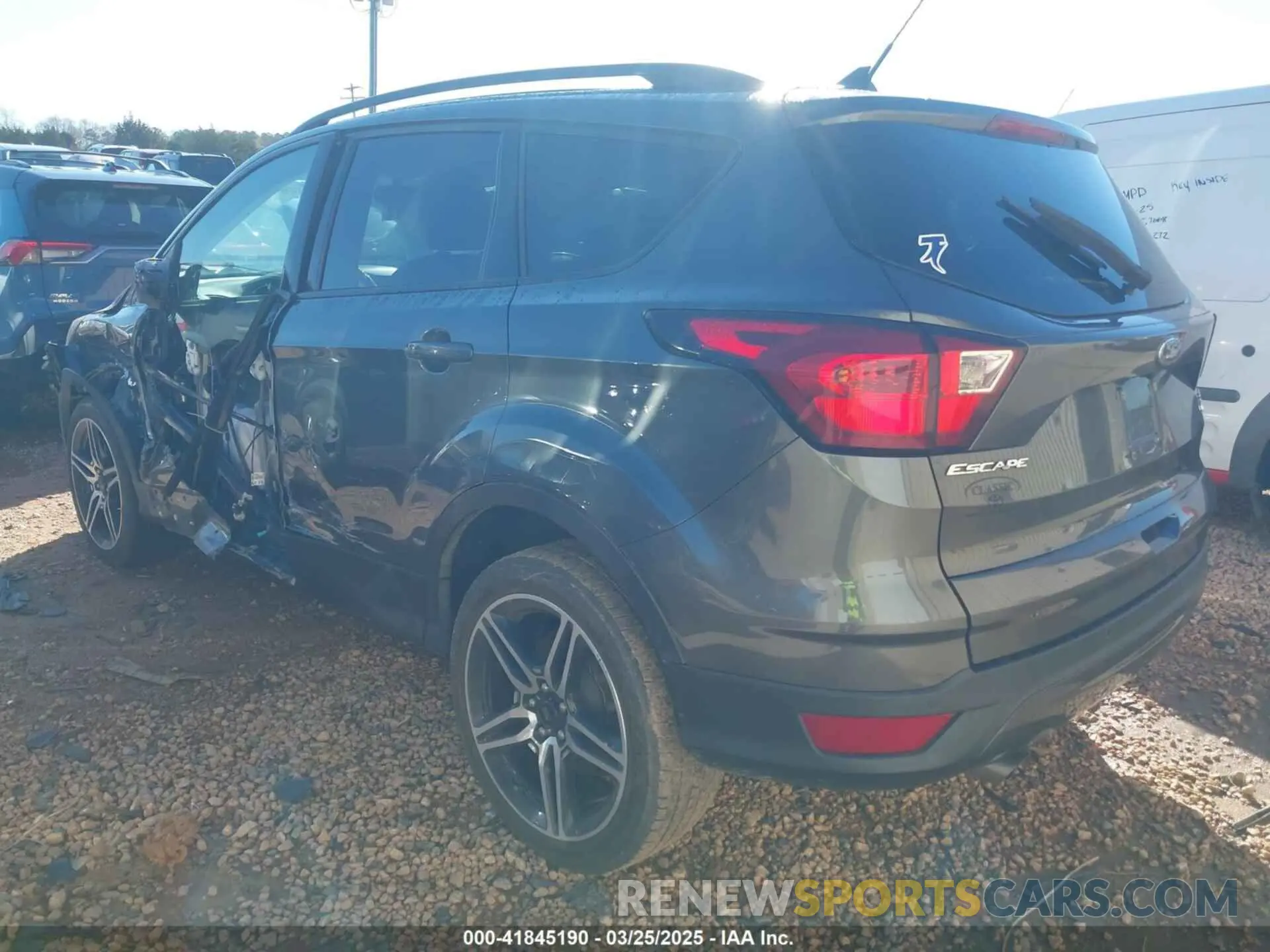 3 fotografías del automóvil dañado 1FMCU9HD2KUC45385 FORD ESCAPE 2019