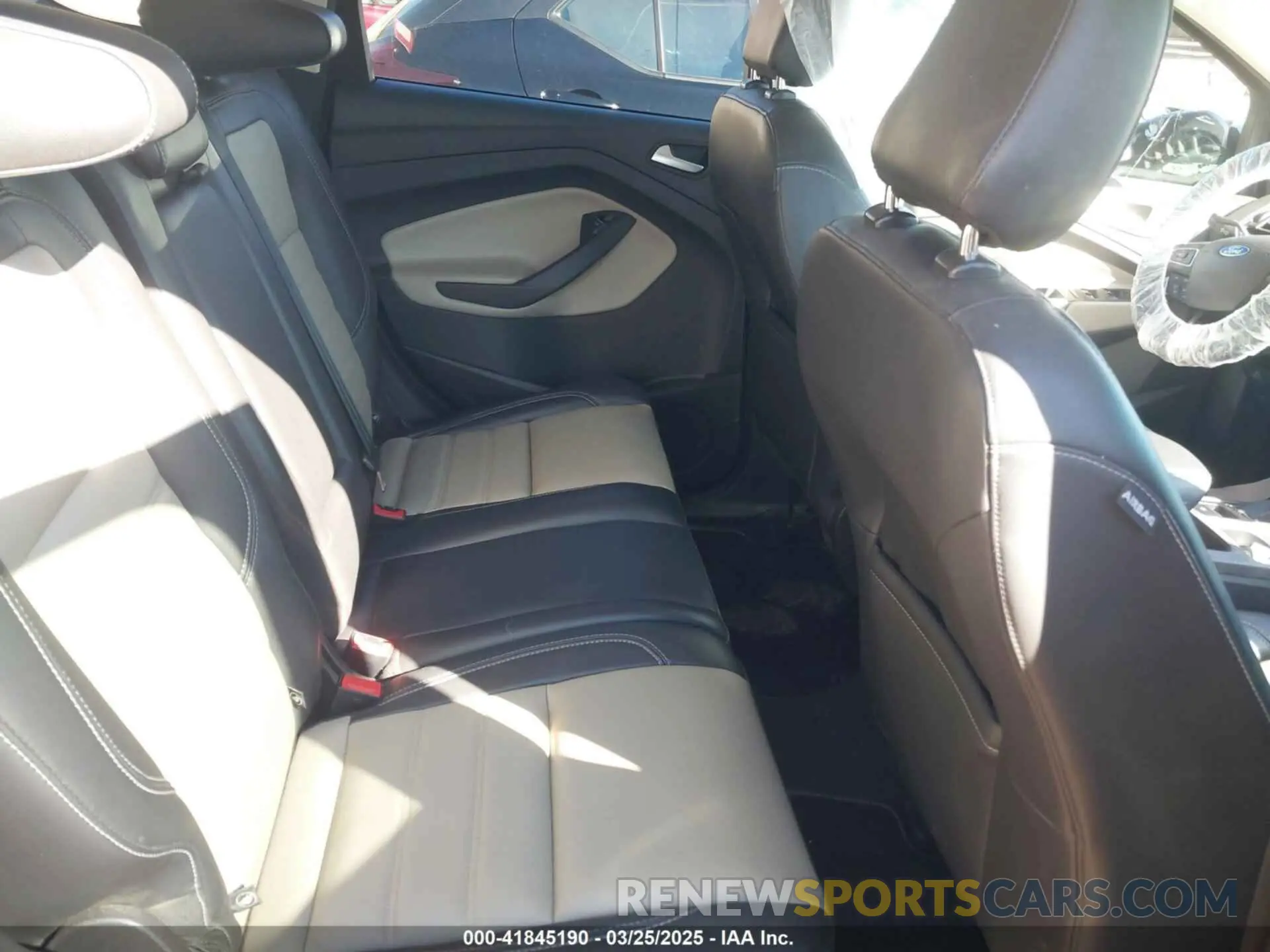 8 fotografías del automóvil dañado 1FMCU9HD2KUC45385 FORD ESCAPE 2019