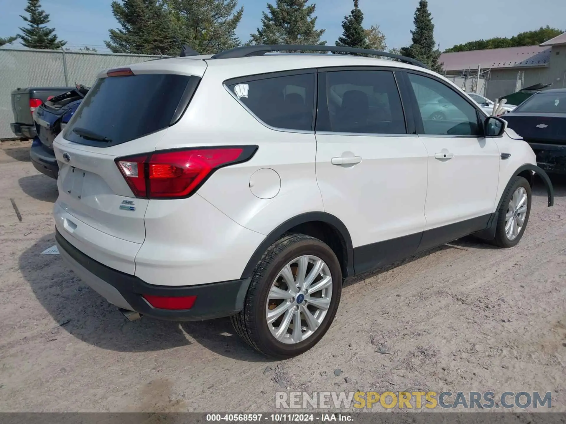 4 fotografías del automóvil dañado 1FMCU9HD3KUA93164 FORD ESCAPE 2019