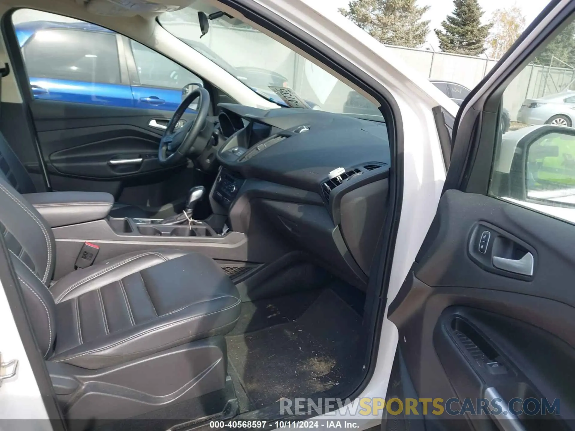 5 fotografías del automóvil dañado 1FMCU9HD3KUA93164 FORD ESCAPE 2019