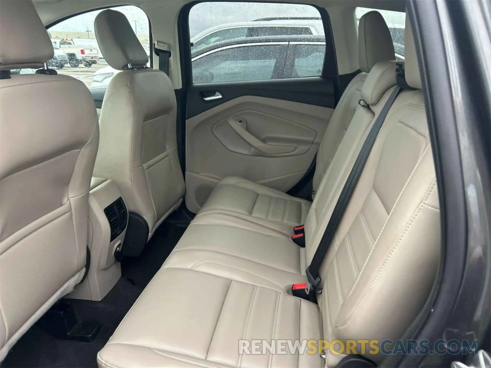10 fotografías del automóvil dañado 1FMCU9HD3KUB82443 FORD ESCAPE 2019