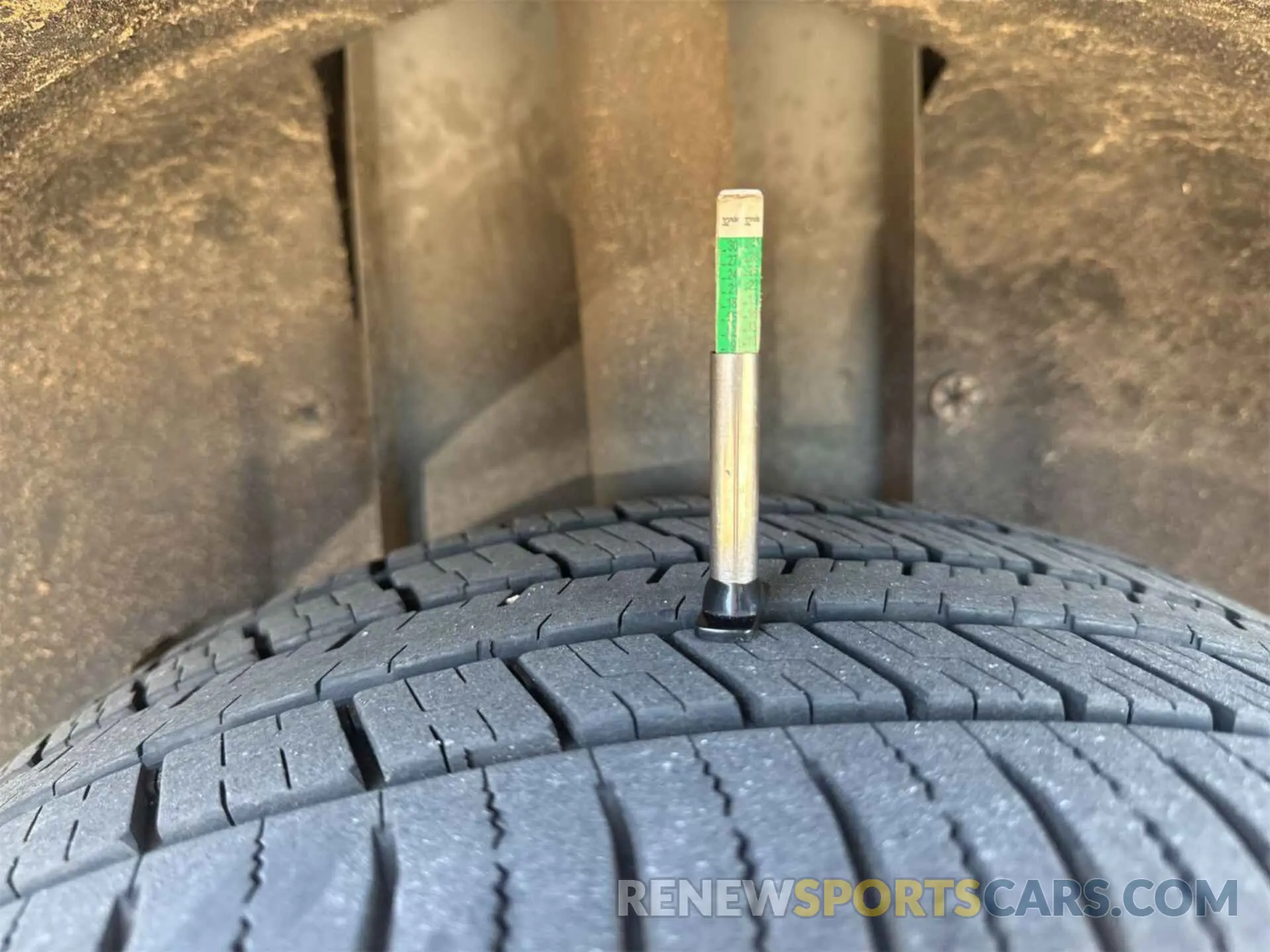 5 fotografías del automóvil dañado 1FMCU9HD3KUB82443 FORD ESCAPE 2019