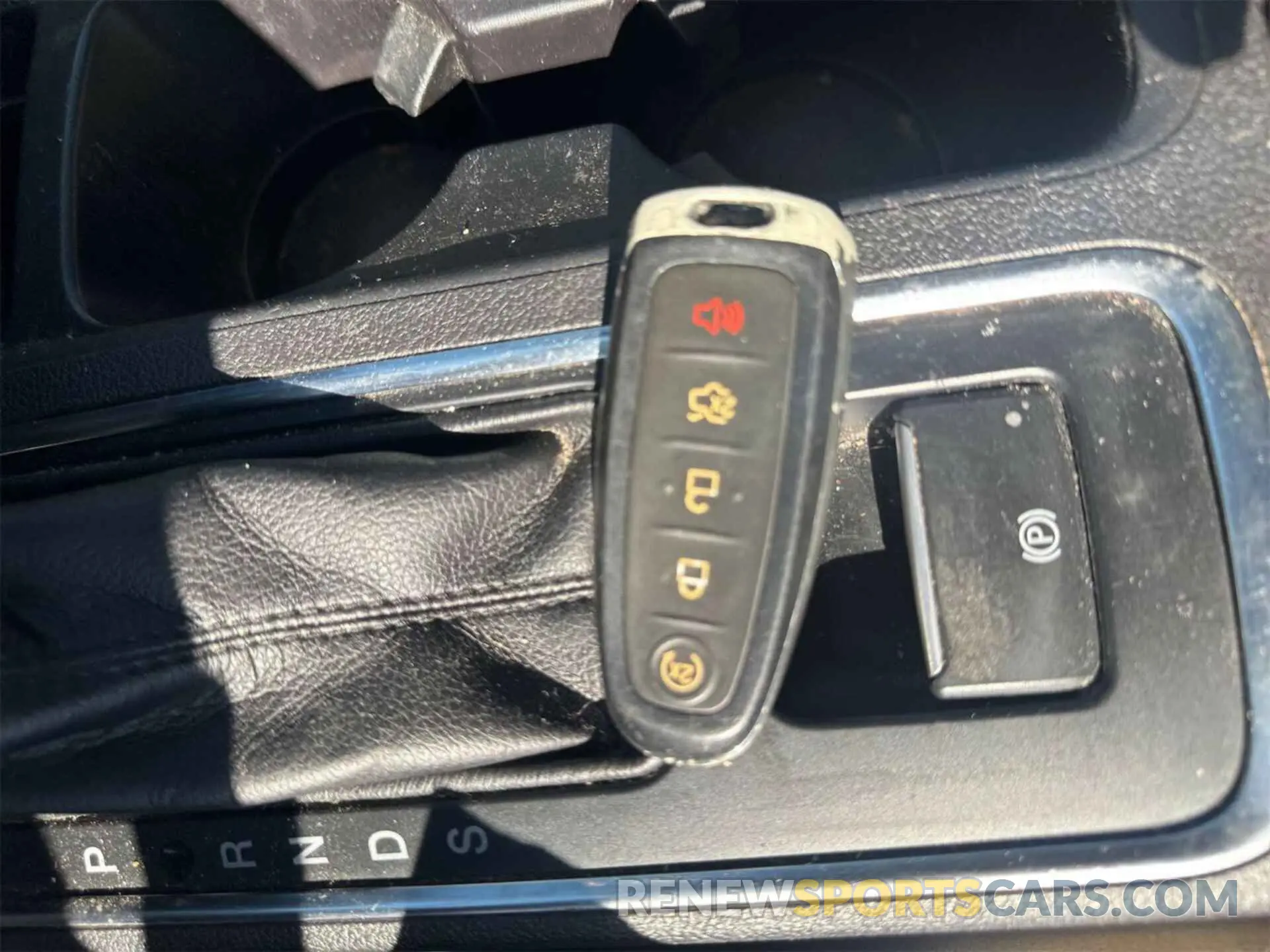 9 fotografías del automóvil dañado 1FMCU9HD3KUB82443 FORD ESCAPE 2019