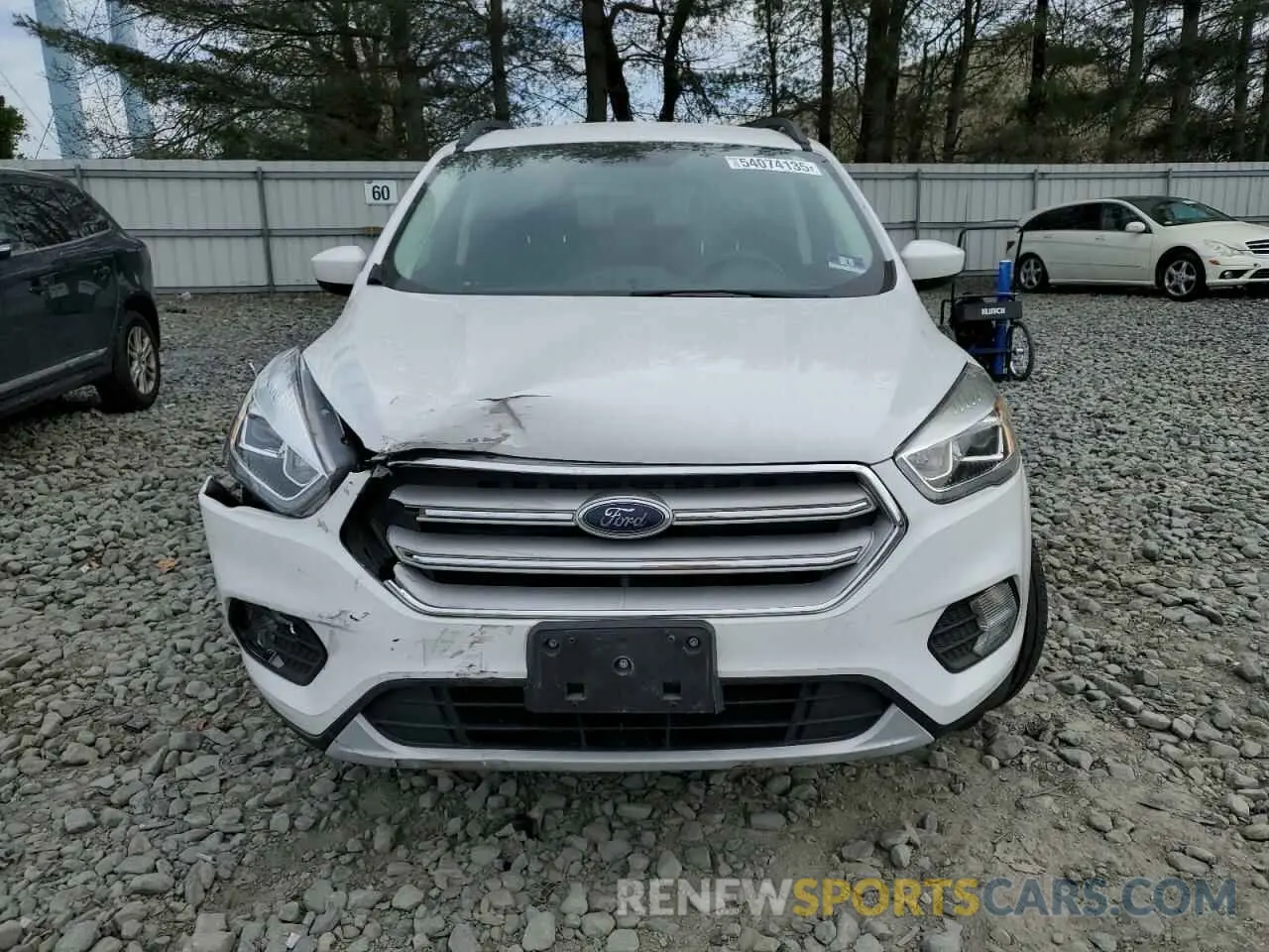 5 fotografías del automóvil dañado 1FMCU9HD3KUB92387 FORD ESCAPE 2019