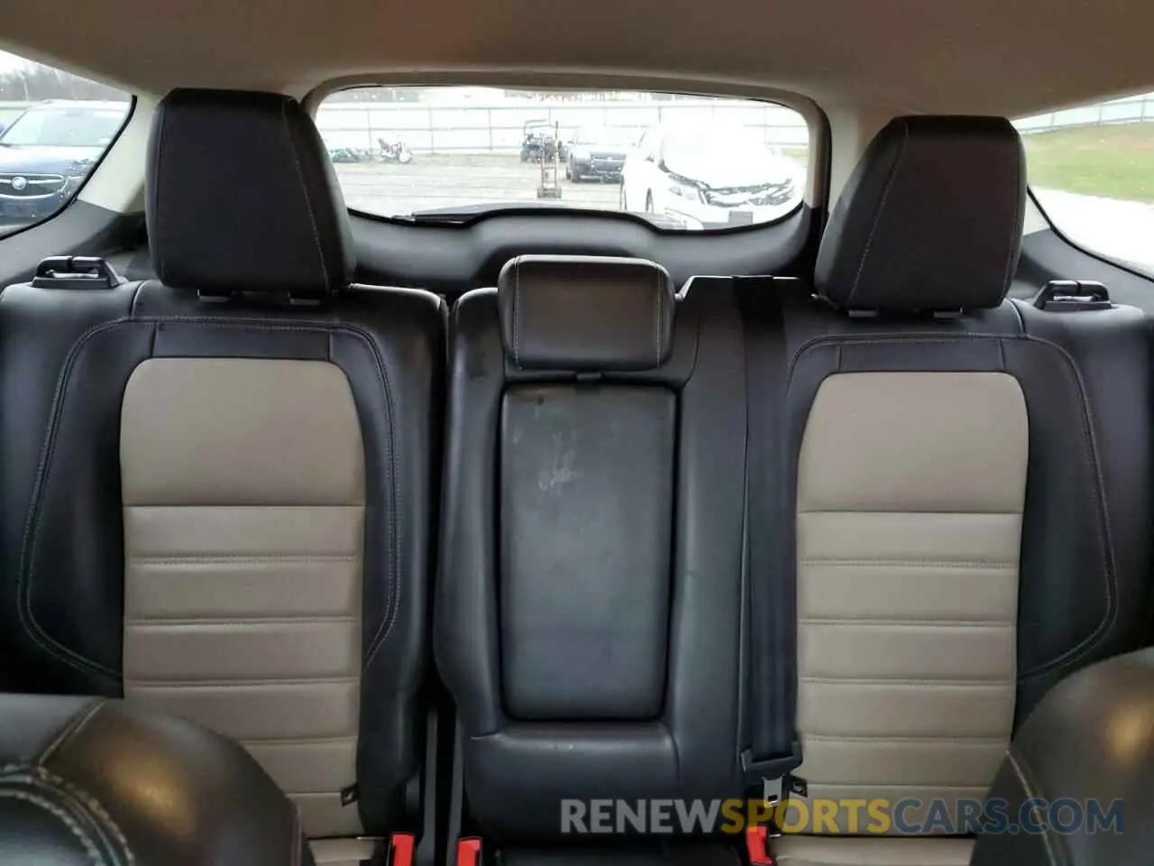 10 fotografías del automóvil dañado 1FMCU9HD4KUA76213 FORD ESCAPE 2019