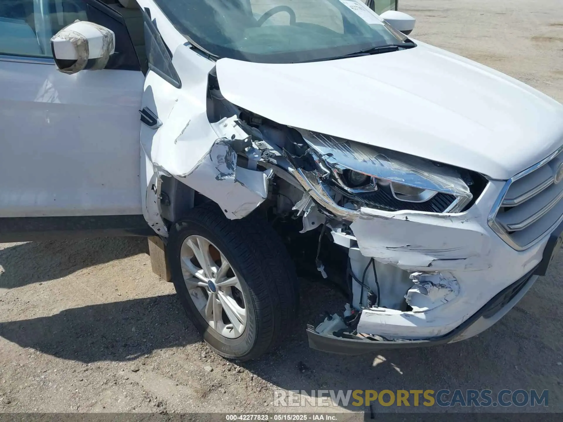 6 fotografías del automóvil dañado 1FMCU9HD4KUB01773 FORD ESCAPE 2019