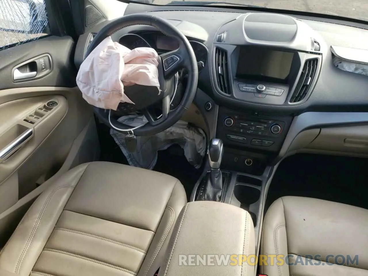 8 fotografías del automóvil dañado 1FMCU9HD4KUB17729 FORD ESCAPE 2019