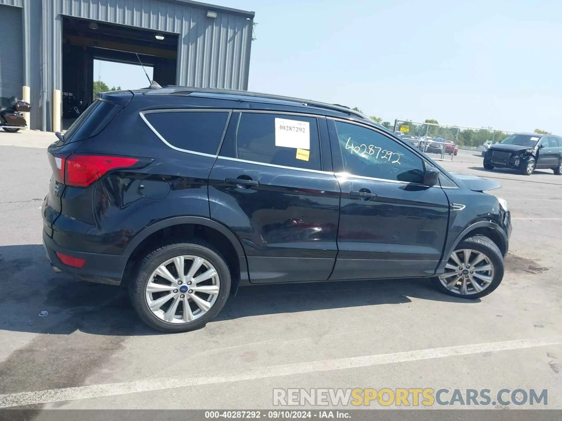 13 fotografías del automóvil dañado 1FMCU9HD5KUA01097 FORD ESCAPE 2019