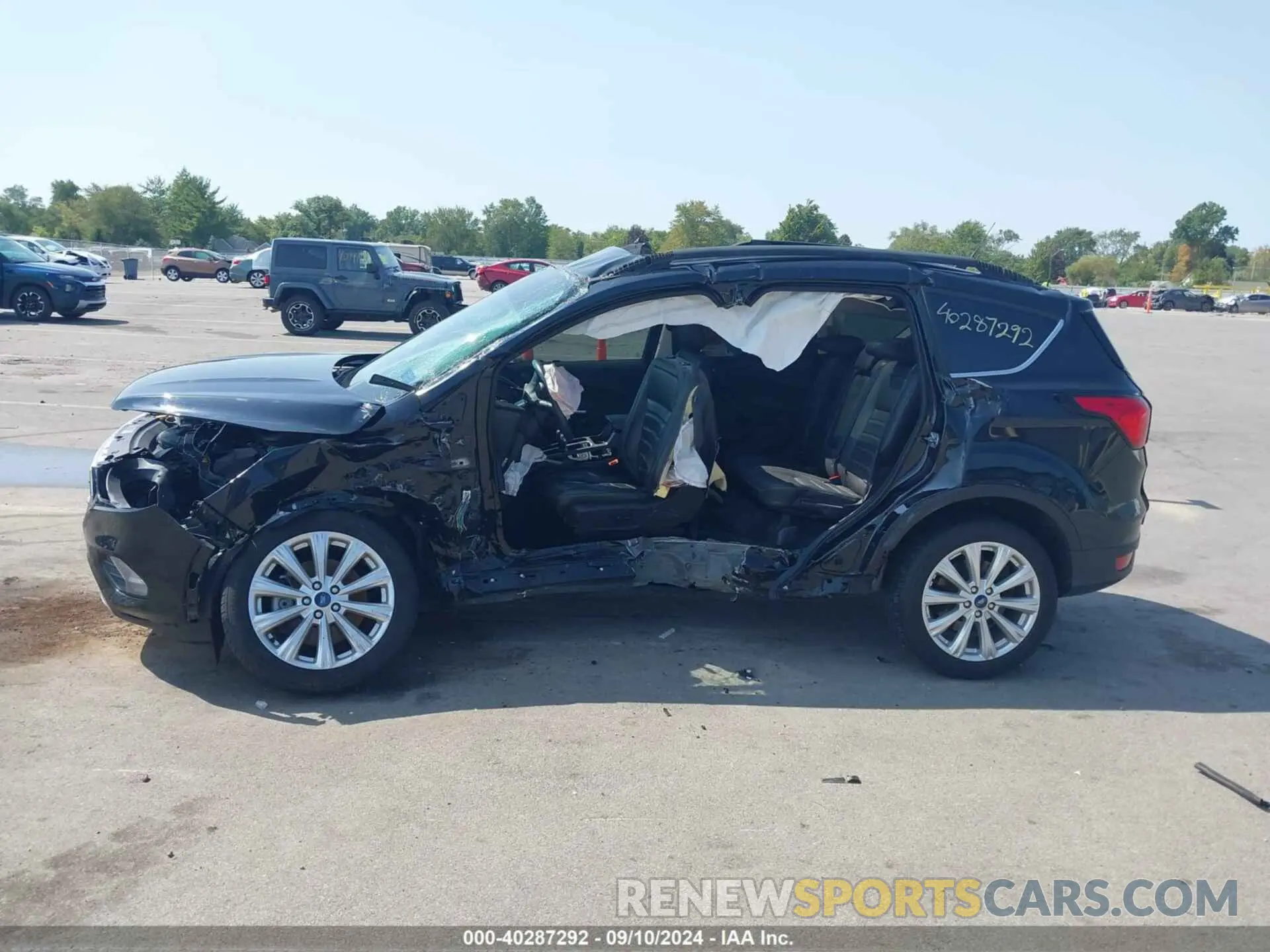 14 fotografías del automóvil dañado 1FMCU9HD5KUA01097 FORD ESCAPE 2019