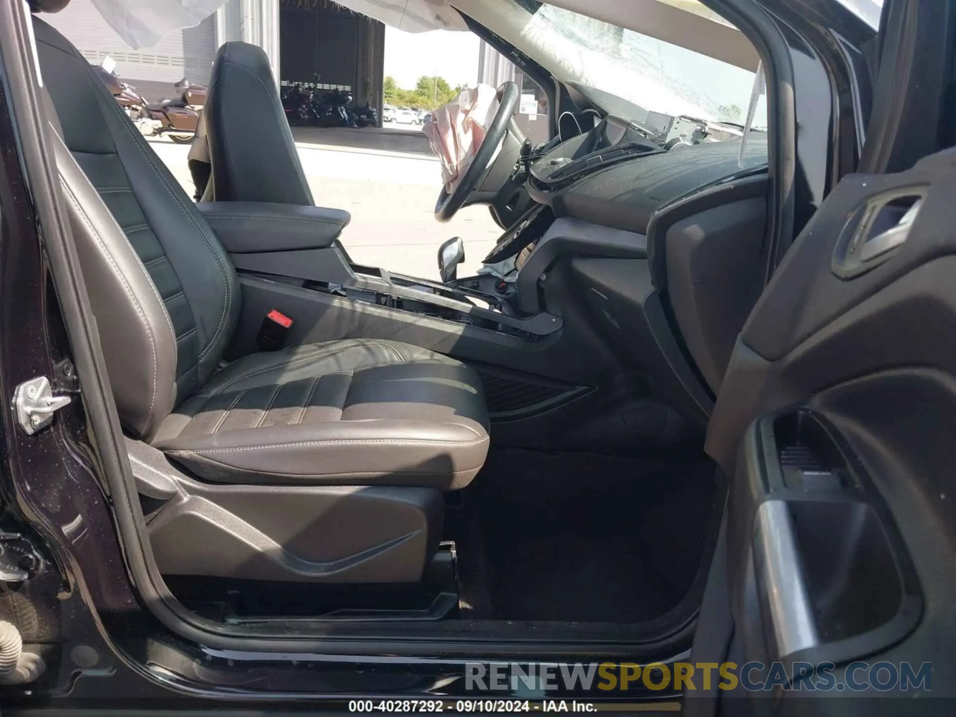 5 fotografías del automóvil dañado 1FMCU9HD5KUA01097 FORD ESCAPE 2019