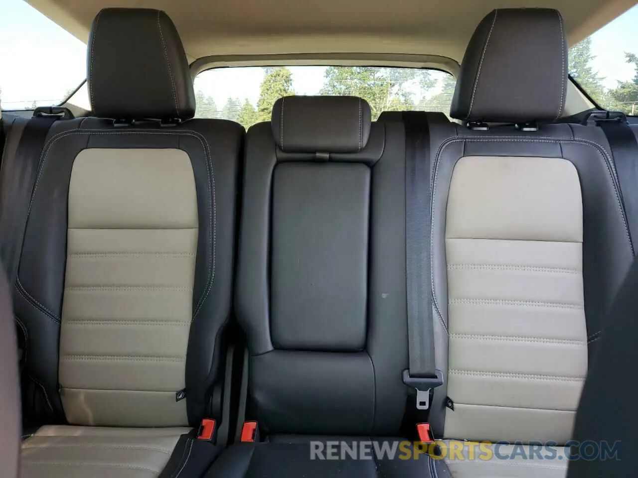 10 fotografías del automóvil dañado 1FMCU9HD5KUA96289 FORD ESCAPE 2019