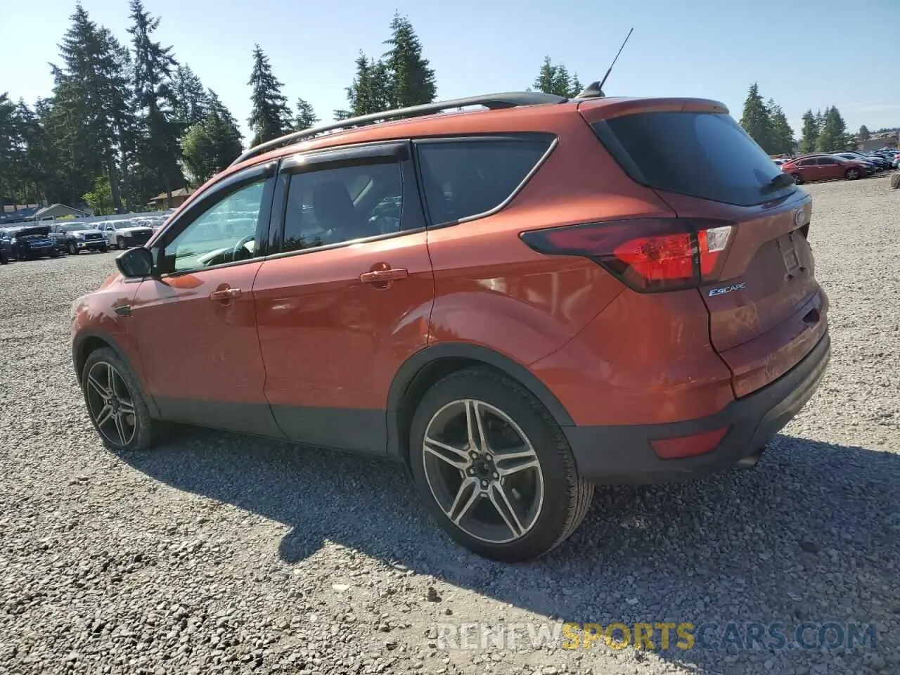 2 fotografías del automóvil dañado 1FMCU9HD5KUA96289 FORD ESCAPE 2019