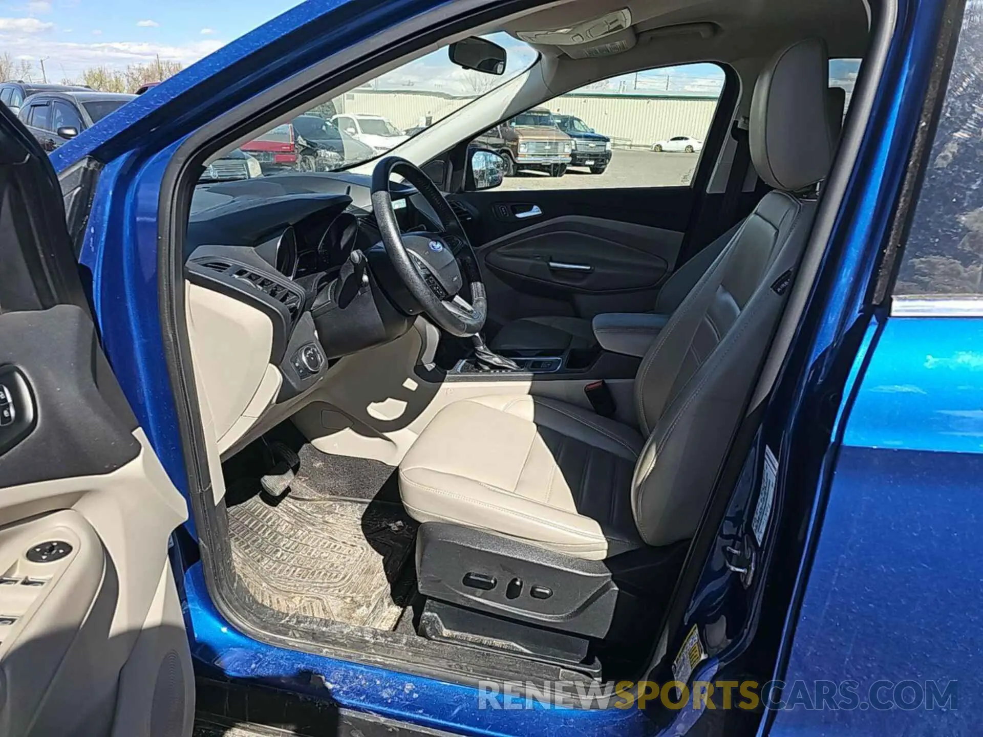 17 fotografías del automóvil dañado 1FMCU9HD5KUB82489 FORD ESCAPE 2019