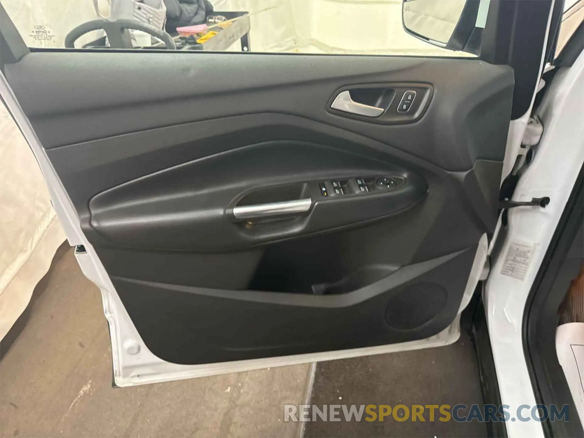 10 fotografías del automóvil dañado 1FMCU9HD5KUC07956 FORD ESCAPE 2019