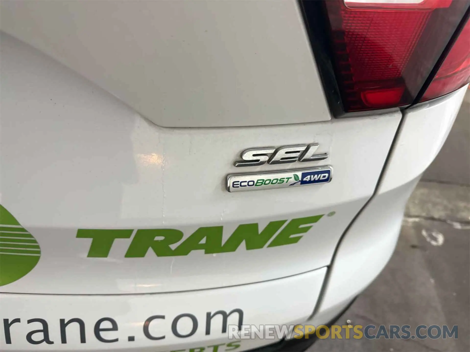 16 fotografías del automóvil dañado 1FMCU9HD5KUC07956 FORD ESCAPE 2019
