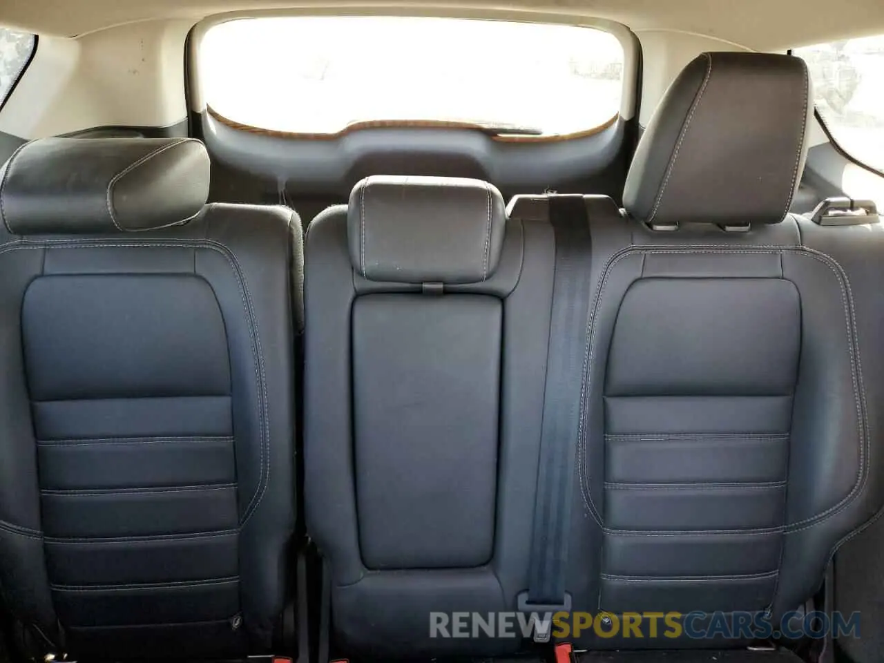 10 fotografías del automóvil dañado 1FMCU9HD7KUB29051 FORD ESCAPE 2019