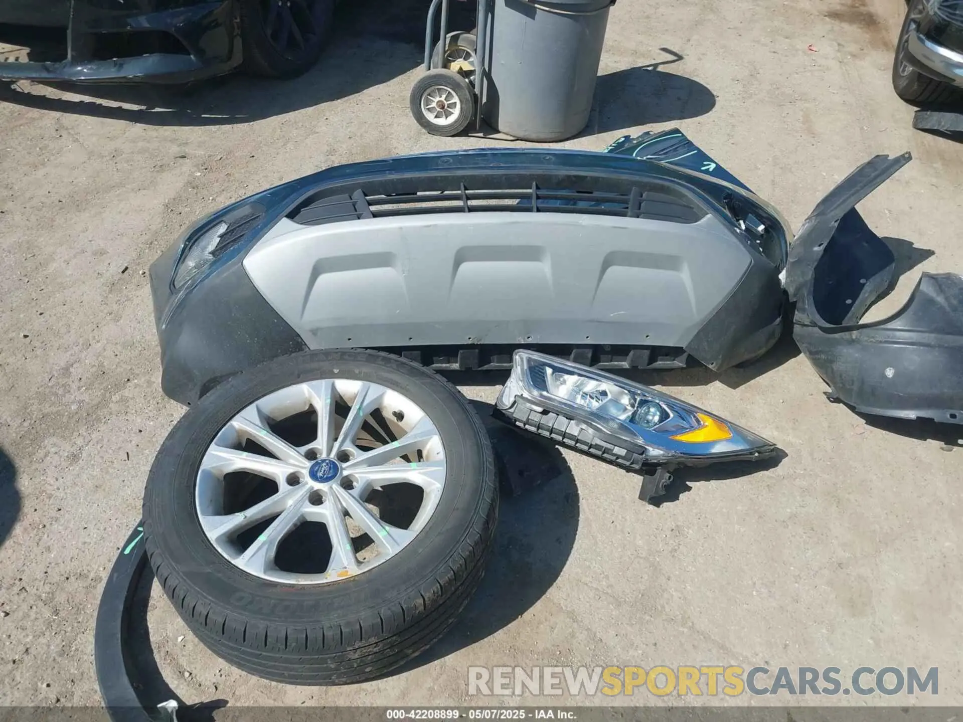 12 fotografías del automóvil dañado 1FMCU9HD7KUB75429 FORD ESCAPE 2019