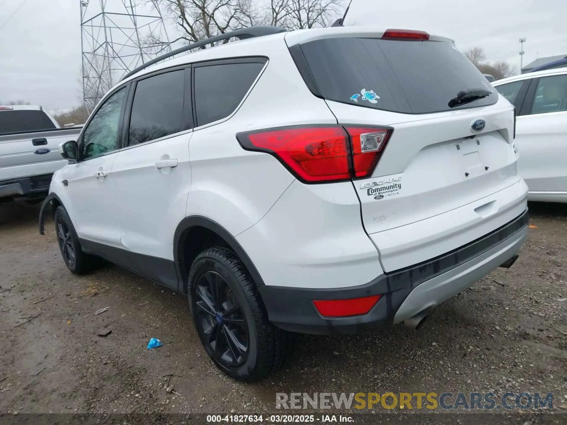 3 fotografías del automóvil dañado 1FMCU9HD7KUB82929 FORD ESCAPE 2019