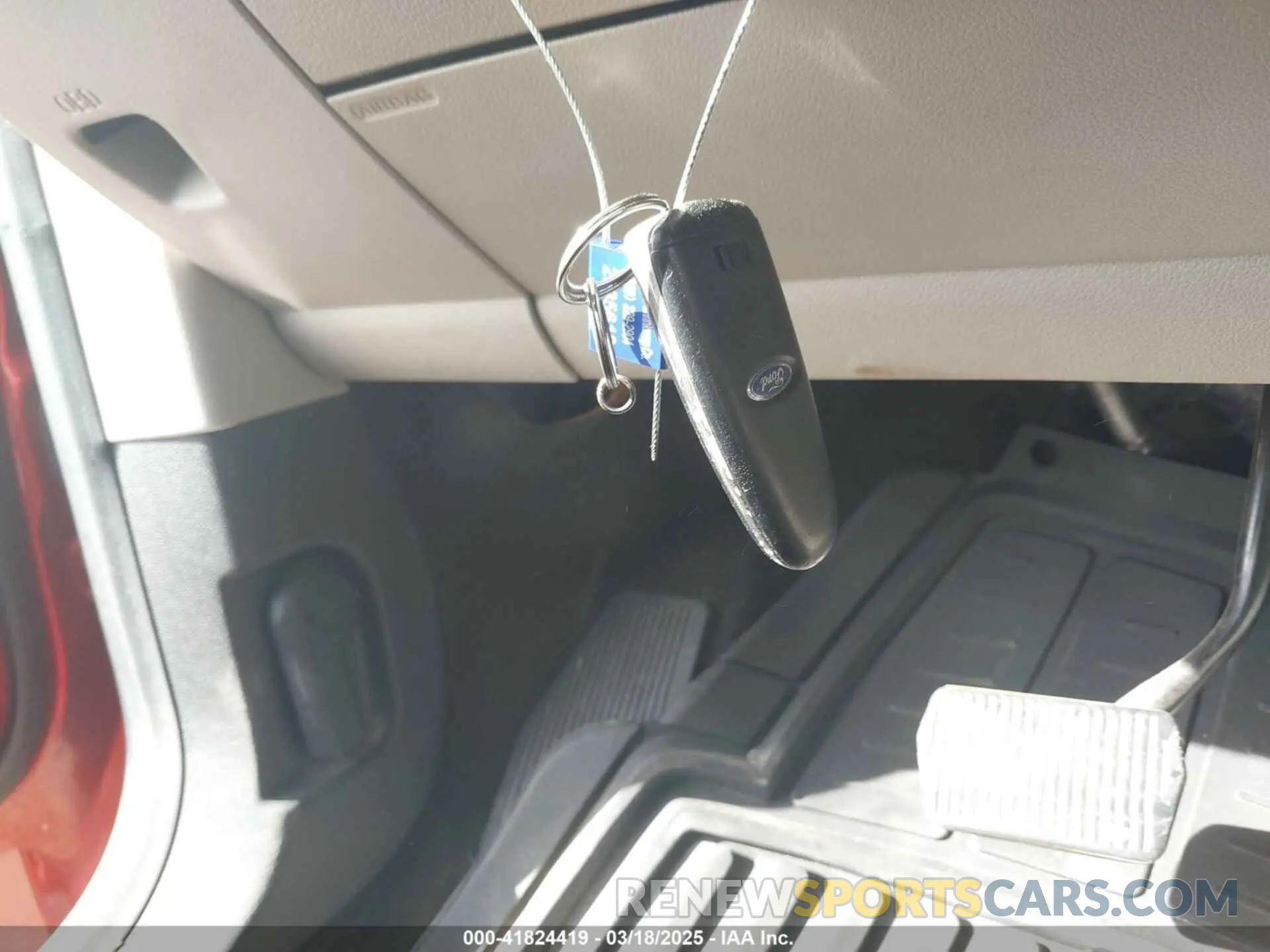 11 fotografías del automóvil dañado 1FMCU9HD8KUB11383 FORD ESCAPE 2019