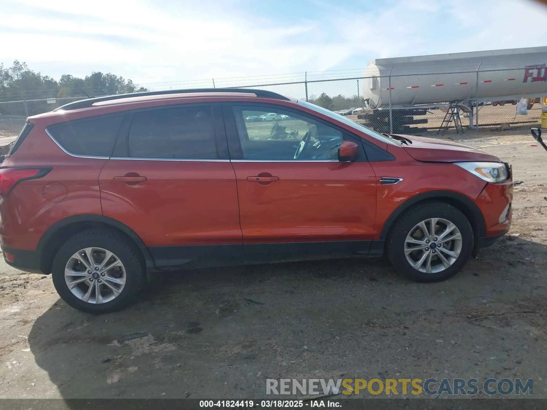 13 fotografías del automóvil dañado 1FMCU9HD8KUB11383 FORD ESCAPE 2019