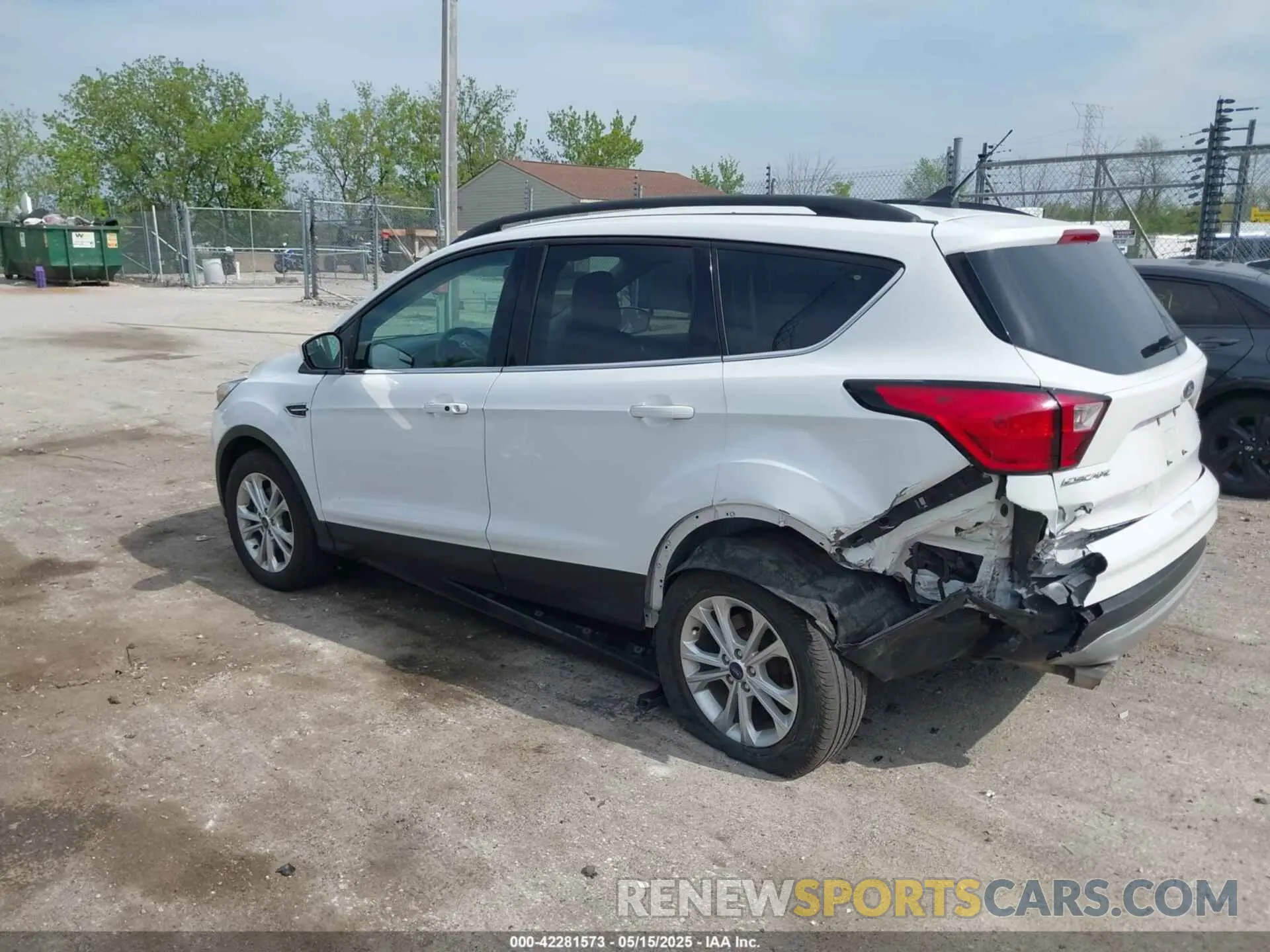 3 fotografías del automóvil dañado 1FMCU9HD8KUB25249 FORD ESCAPE 2019