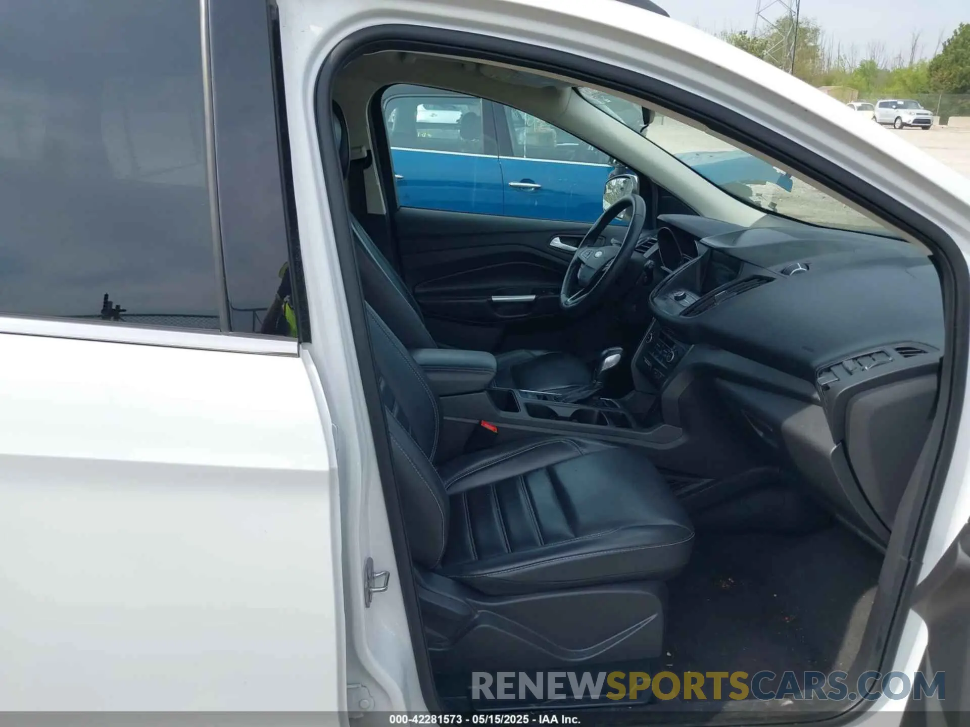 5 fotografías del automóvil dañado 1FMCU9HD8KUB25249 FORD ESCAPE 2019