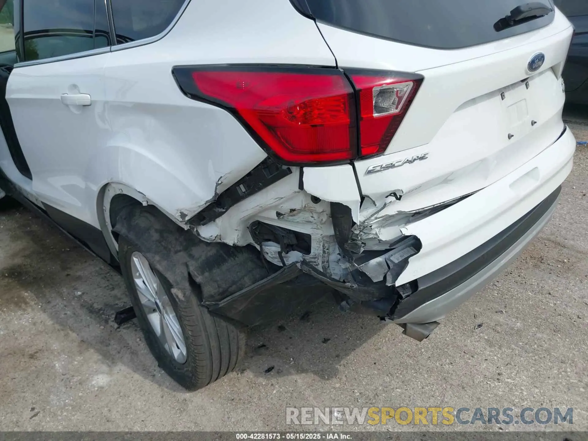 6 fotografías del automóvil dañado 1FMCU9HD8KUB25249 FORD ESCAPE 2019