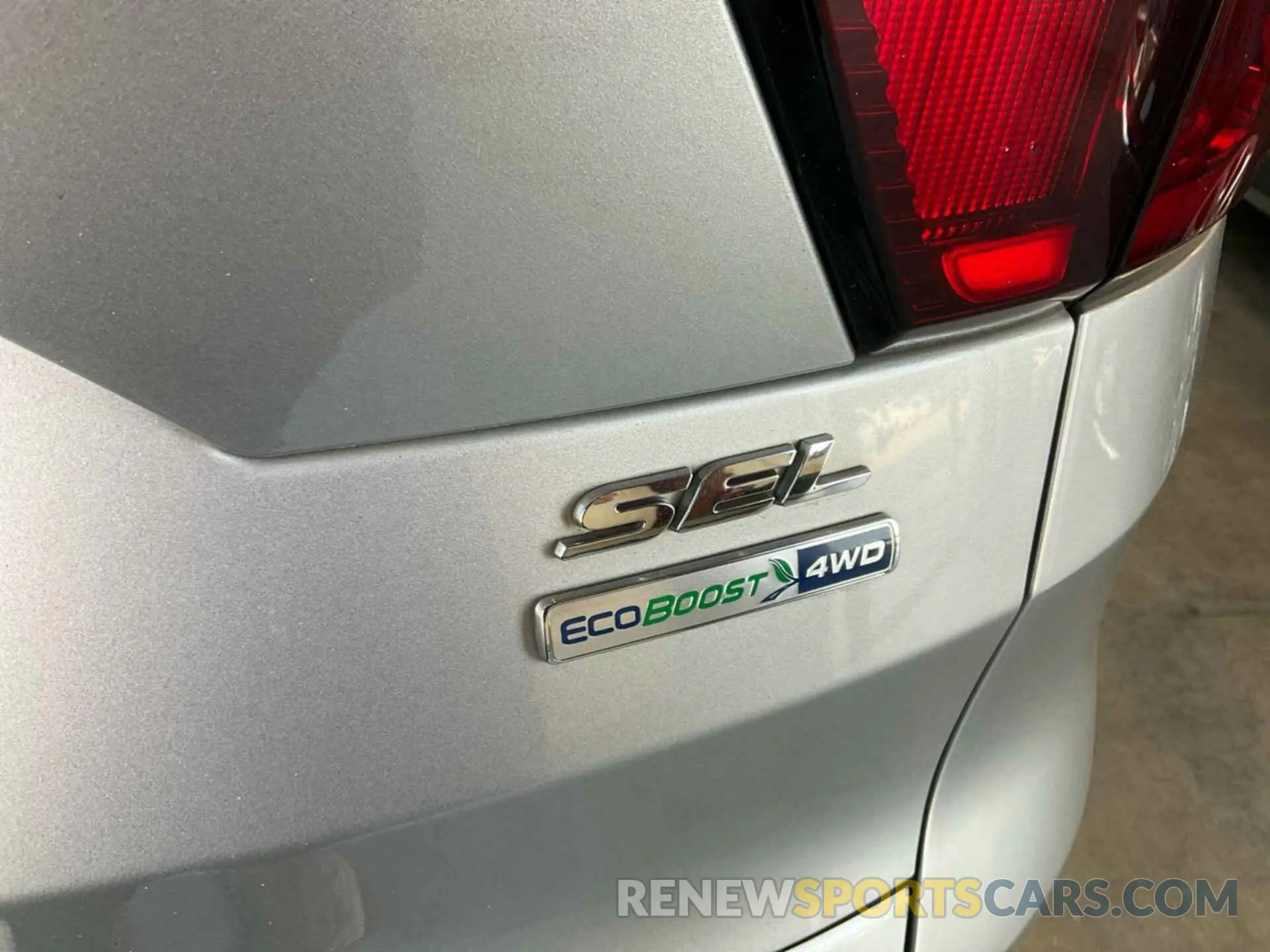 10 fotografías del automóvil dañado 1FMCU9HD8KUB82387 FORD ESCAPE 2019