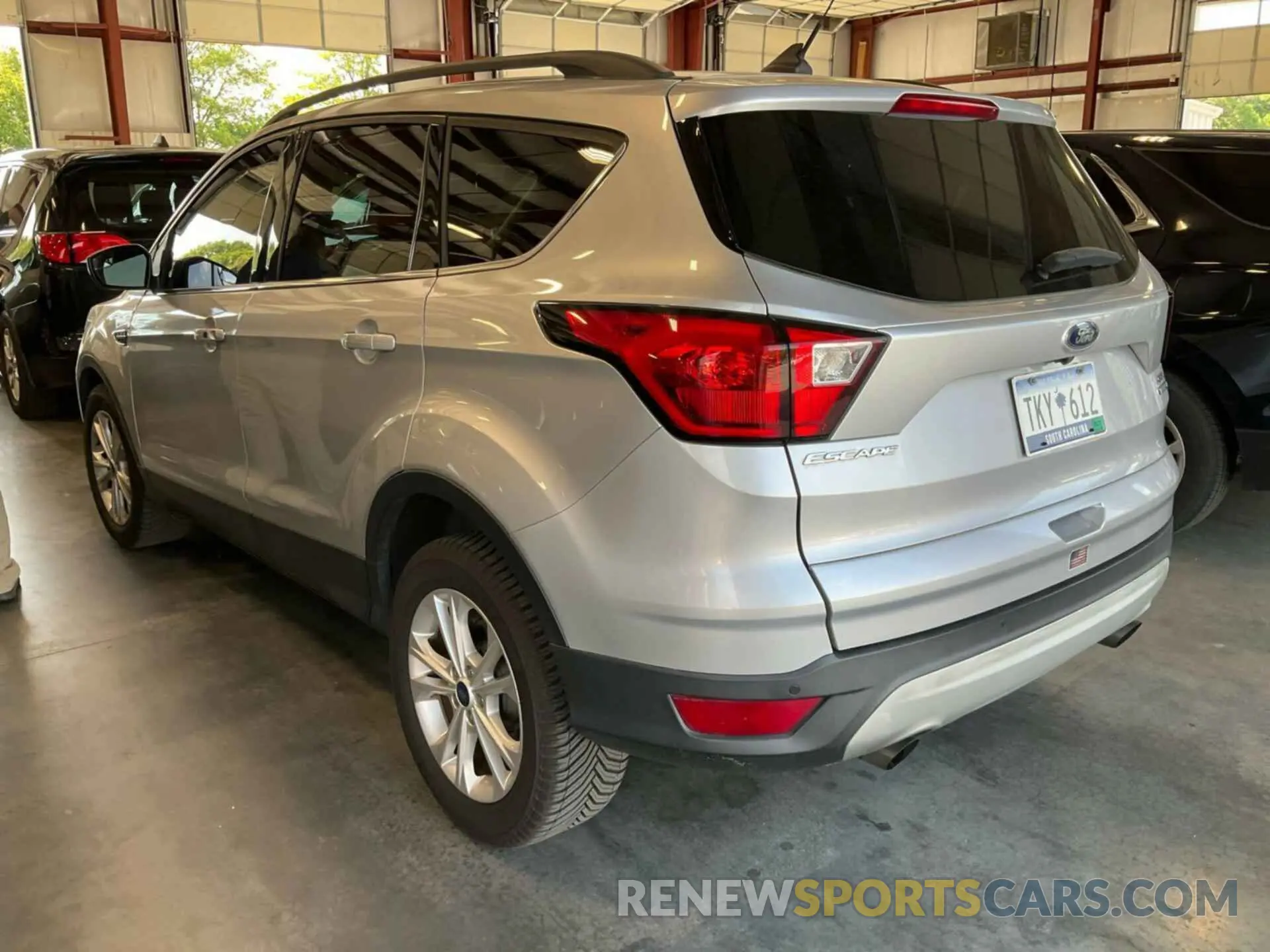 3 fotografías del automóvil dañado 1FMCU9HD8KUB82387 FORD ESCAPE 2019