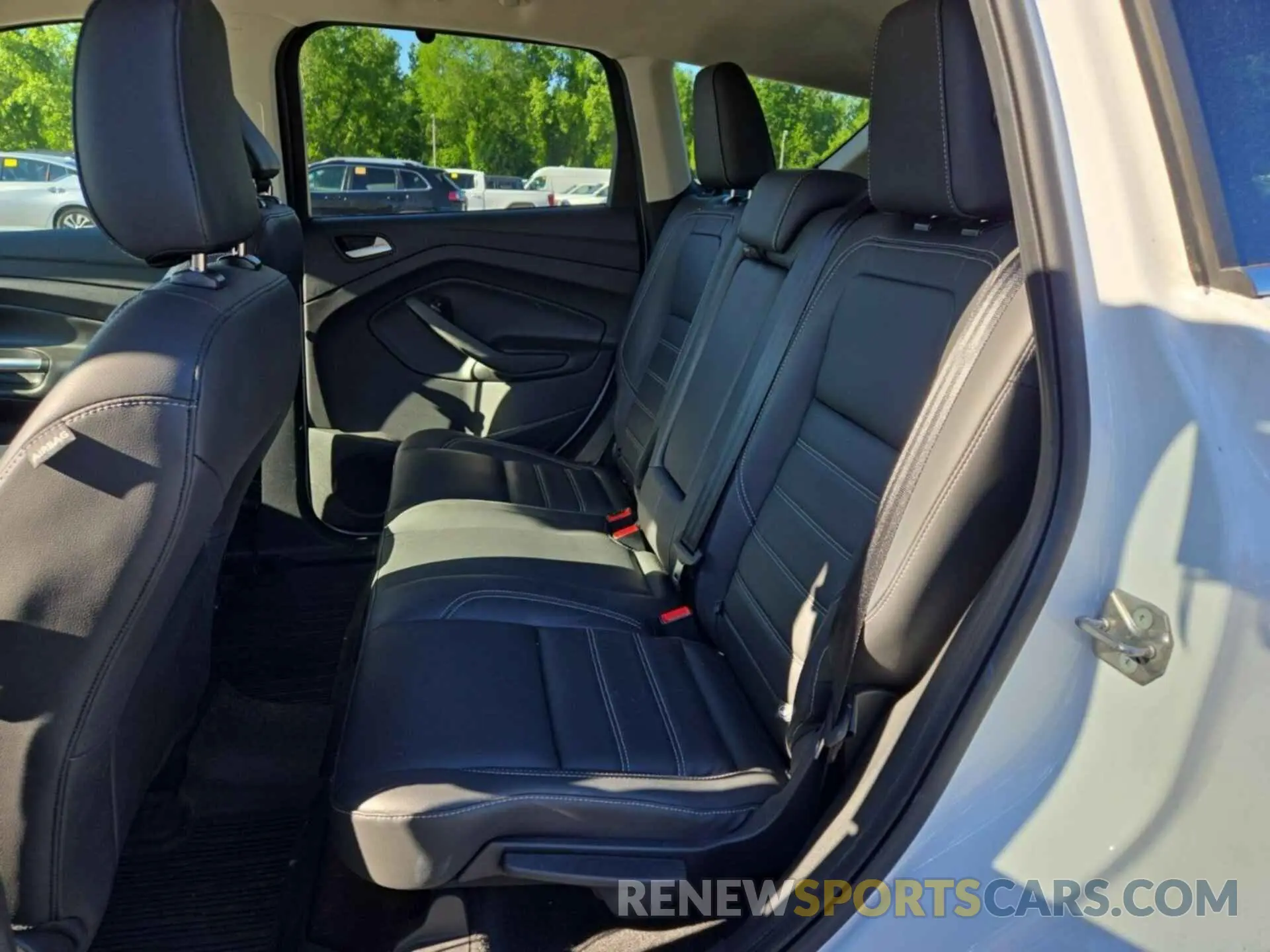 18 fotografías del automóvil dañado 1FMCU9HD9KUB65677 FORD ESCAPE 2019