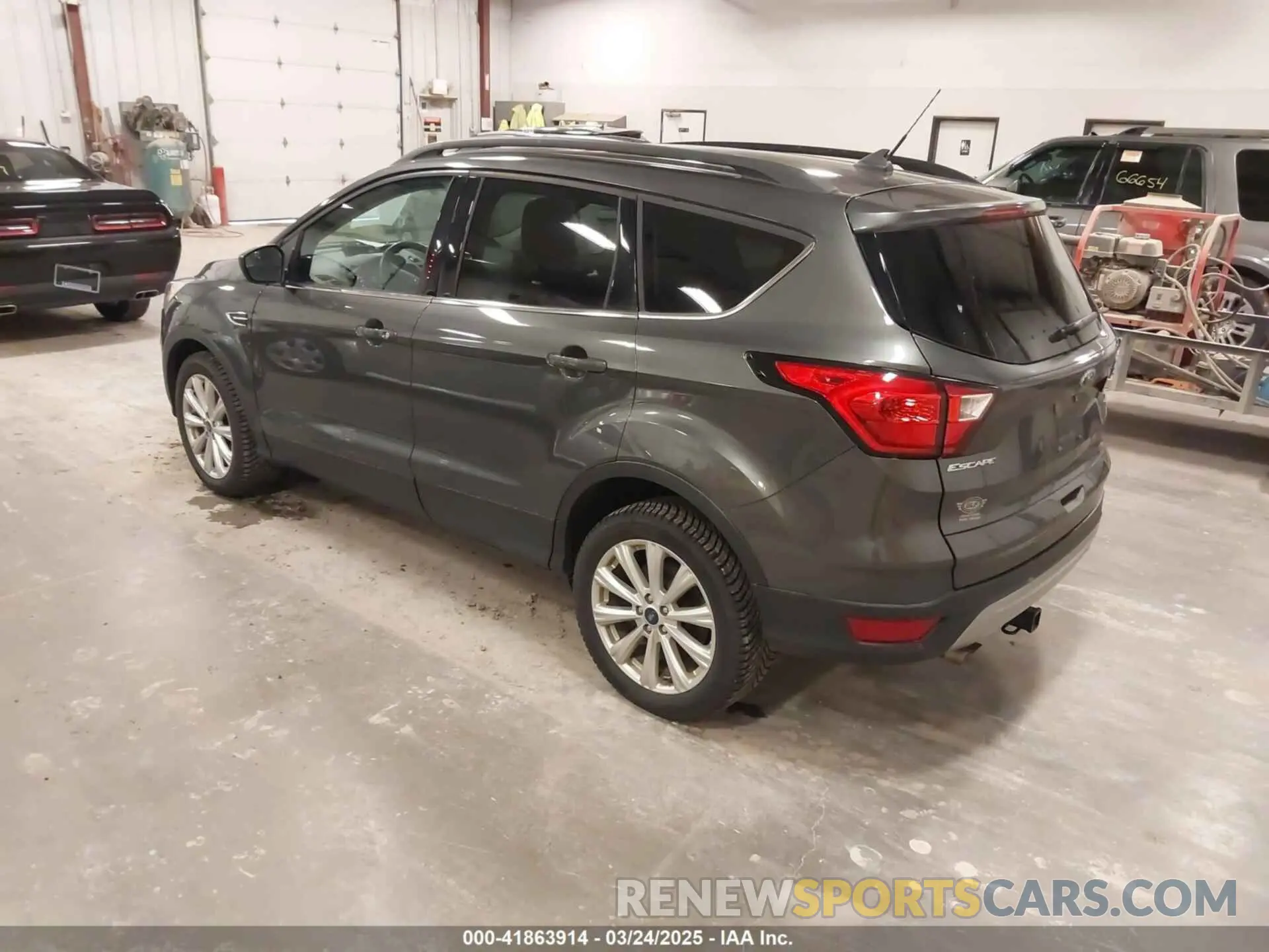 3 fotografías del automóvil dañado 1FMCU9HDXKUA46178 FORD ESCAPE 2019