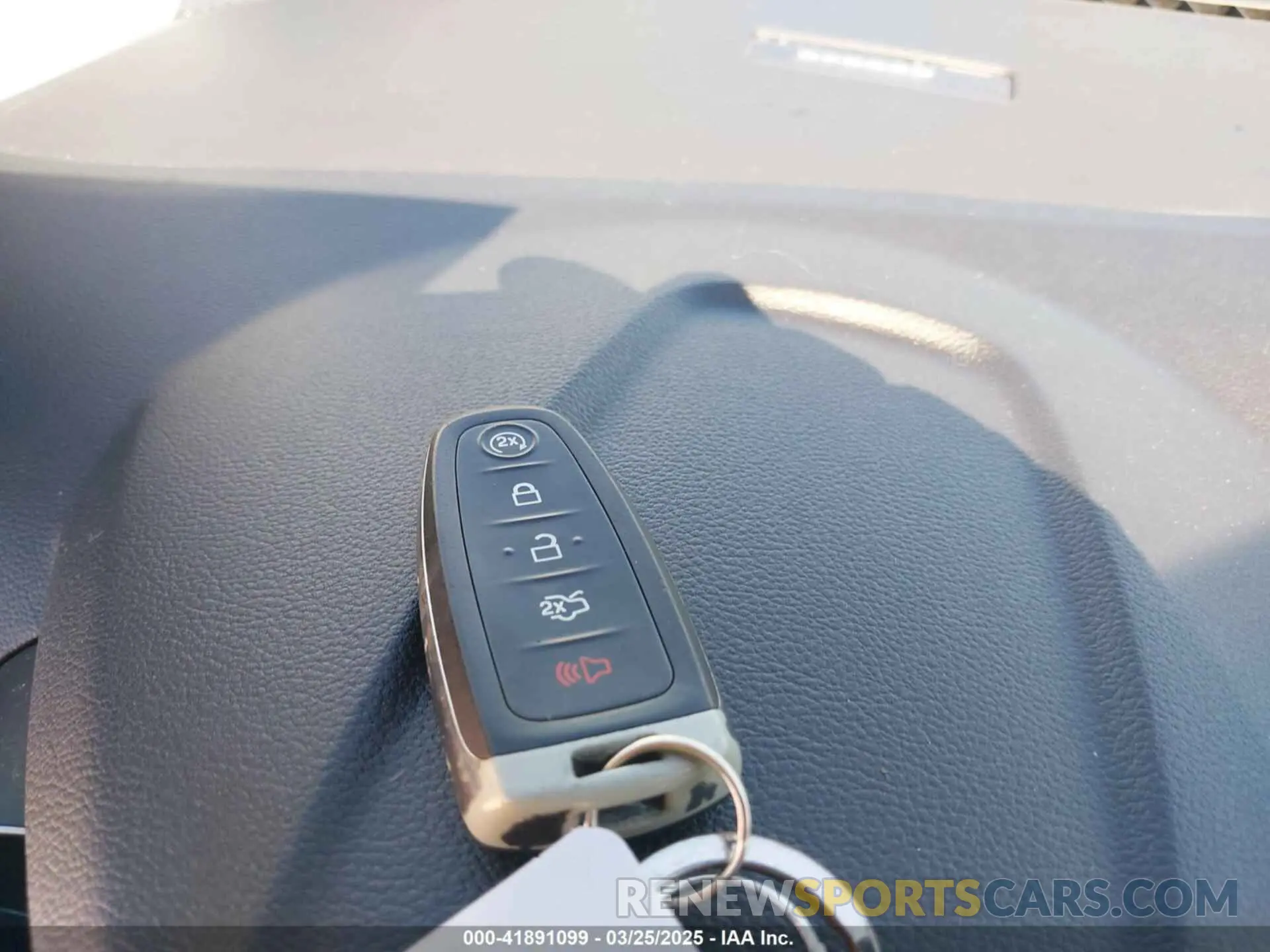 11 fotografías del automóvil dañado 1FMCU9HDXKUB06055 FORD ESCAPE 2019