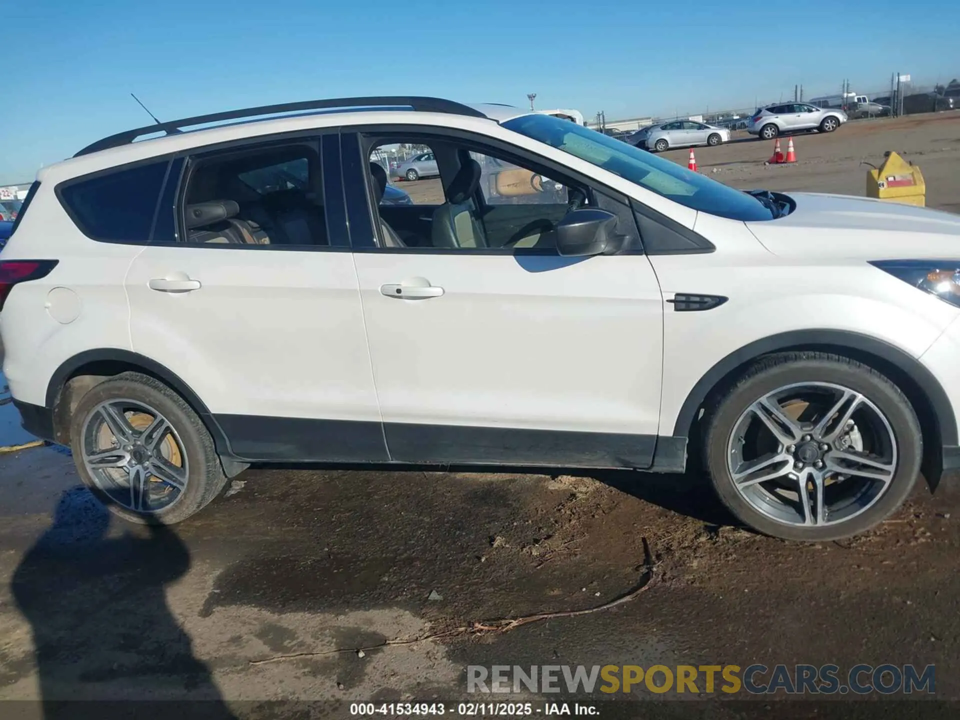 12 fotografías del automóvil dañado 1FMCU9HDXKUC55579 FORD ESCAPE 2019