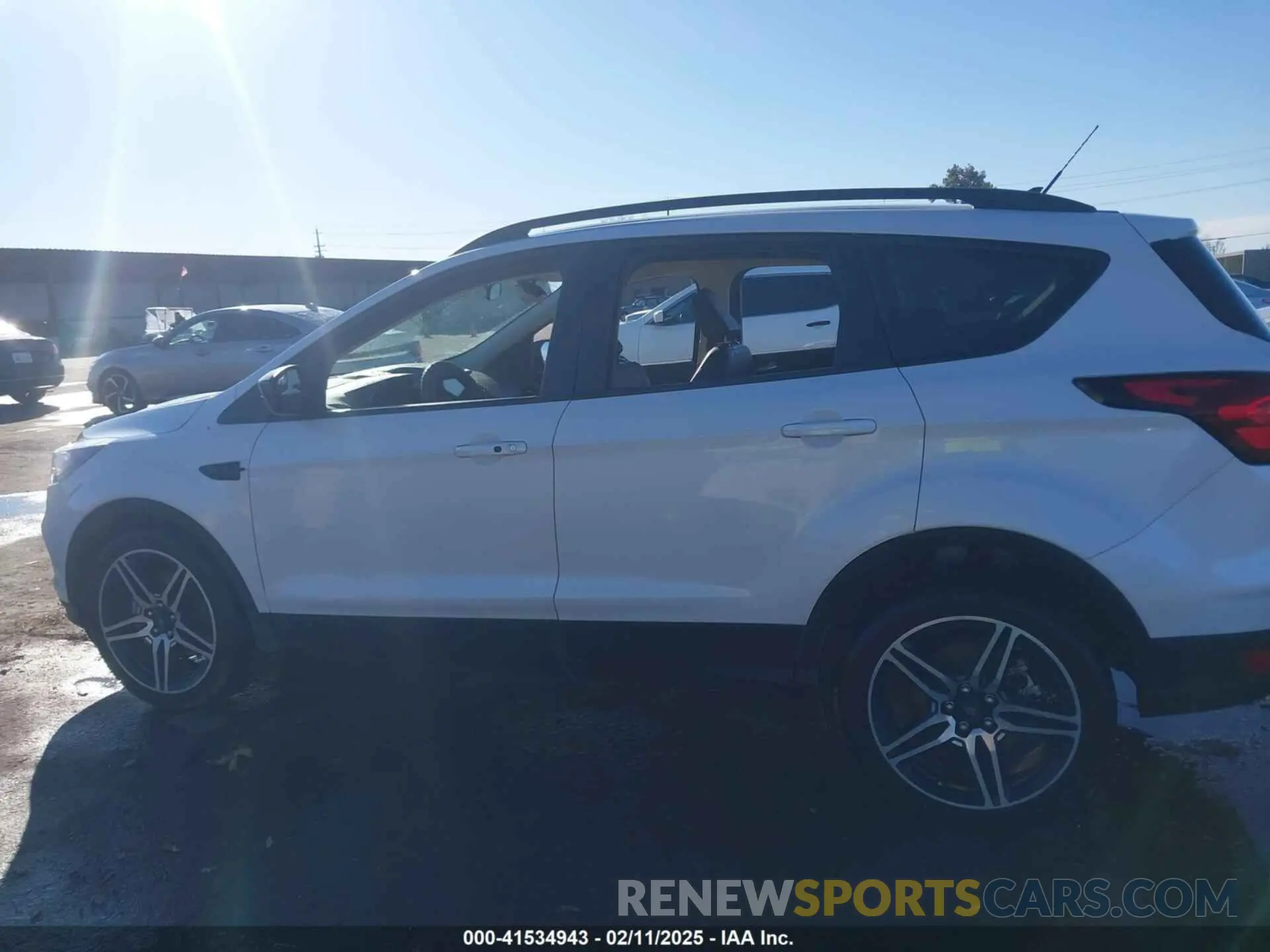 13 fotografías del automóvil dañado 1FMCU9HDXKUC55579 FORD ESCAPE 2019