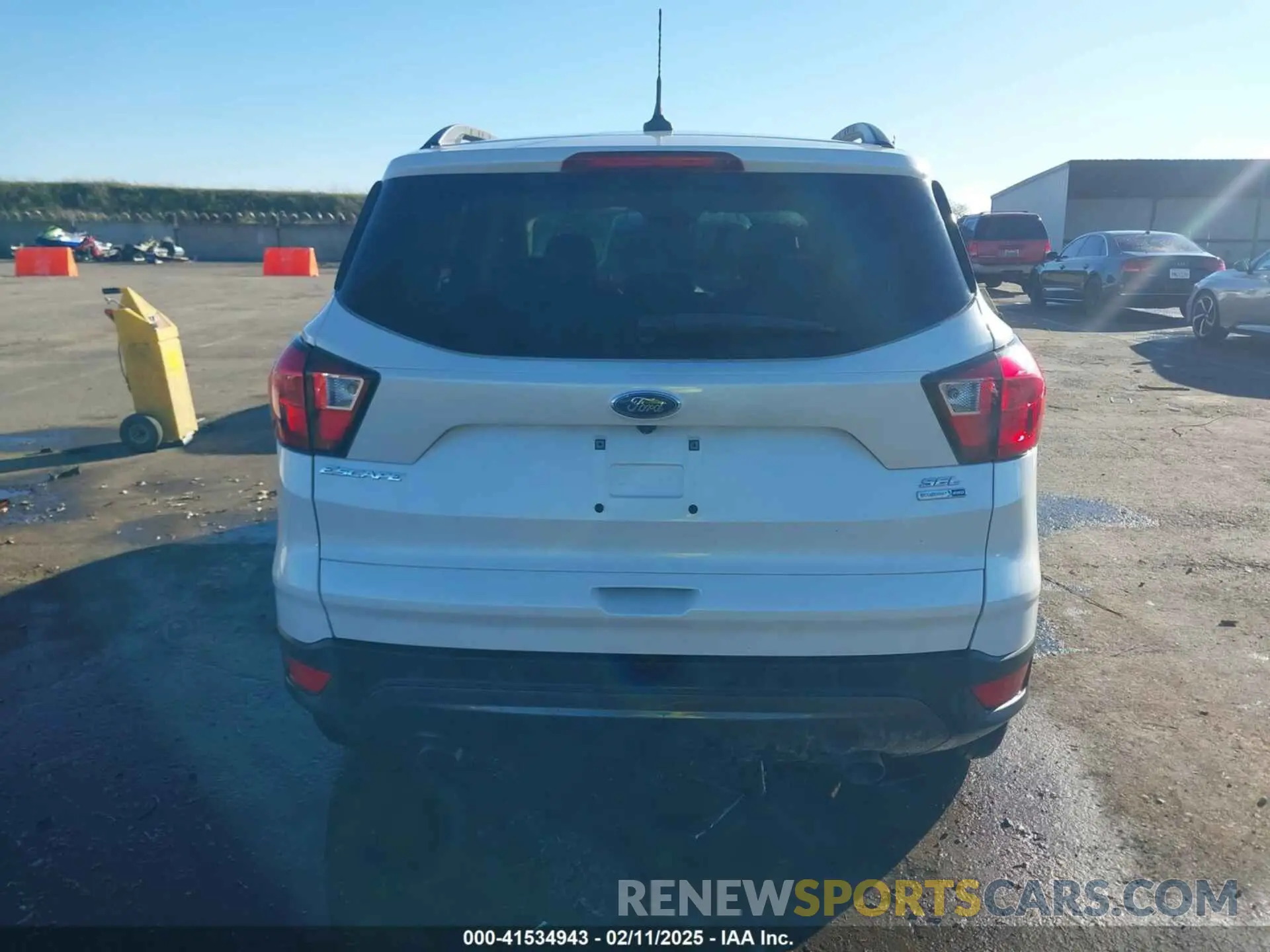 15 fotografías del automóvil dañado 1FMCU9HDXKUC55579 FORD ESCAPE 2019