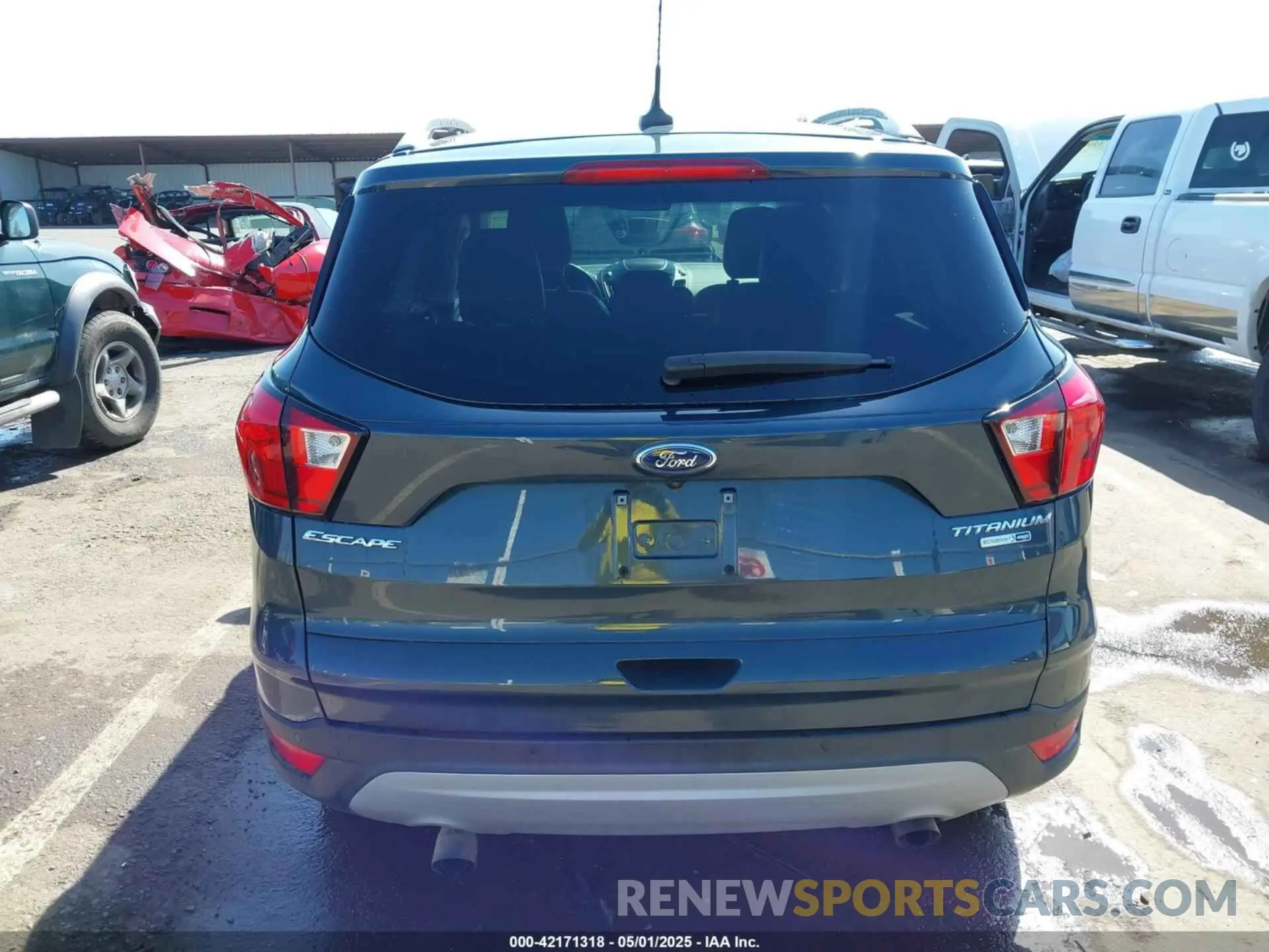 16 fotografías del automóvil dañado 1FMCU9J90KUB69249 FORD ESCAPE 2019
