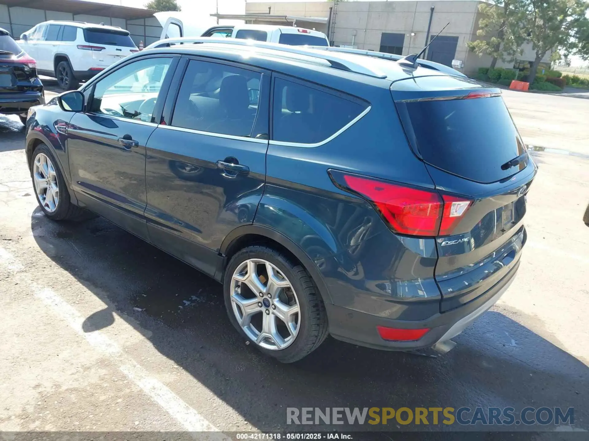 3 fotografías del automóvil dañado 1FMCU9J90KUB69249 FORD ESCAPE 2019