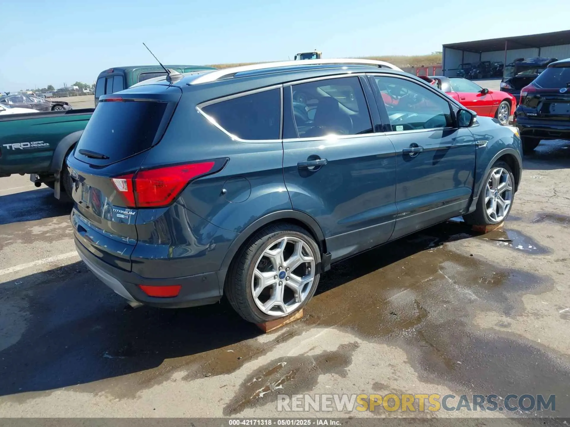 4 fotografías del automóvil dañado 1FMCU9J90KUB69249 FORD ESCAPE 2019