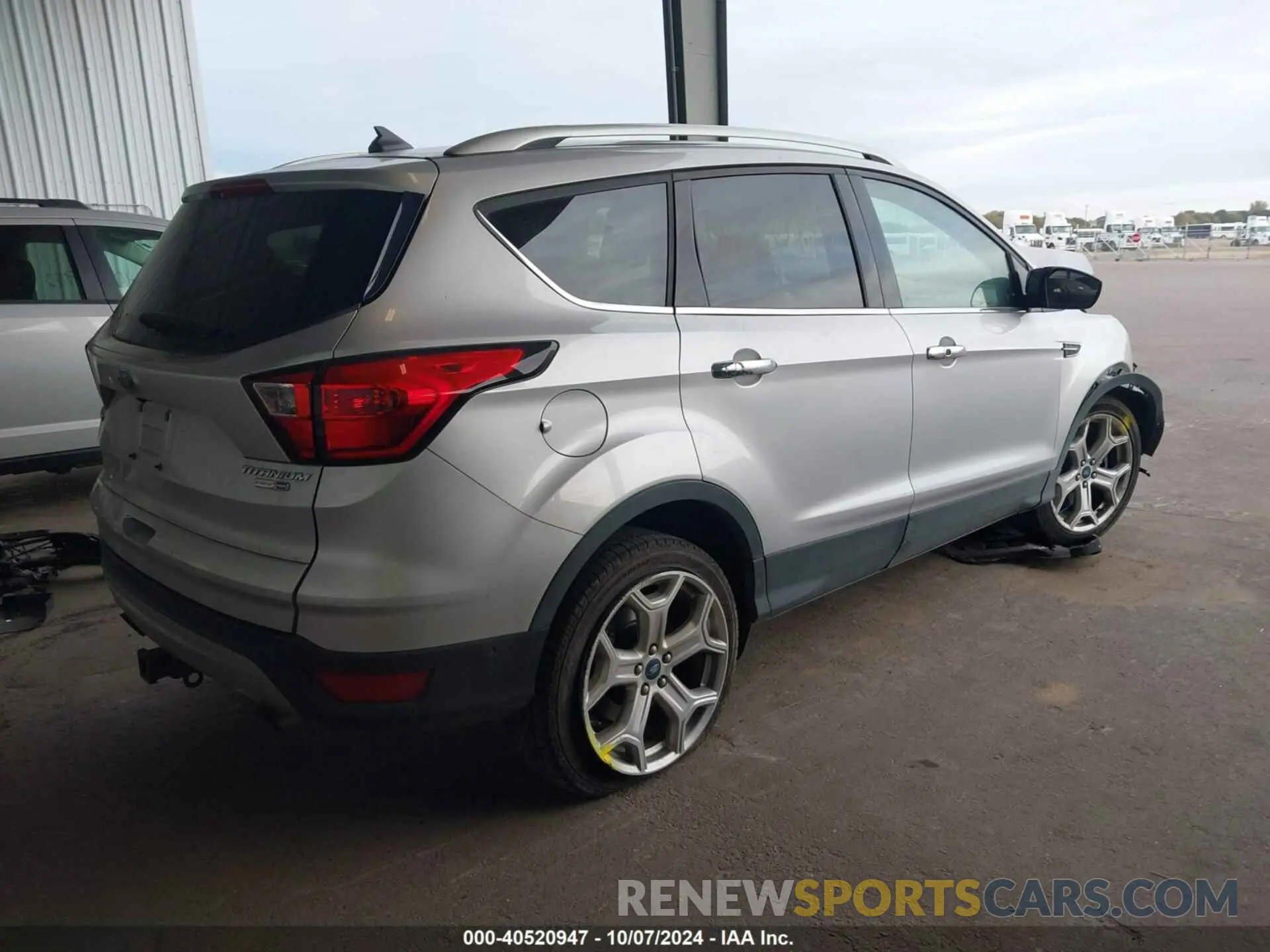 4 fotografías del automóvil dañado 1FMCU9J90KUC04615 FORD ESCAPE 2019