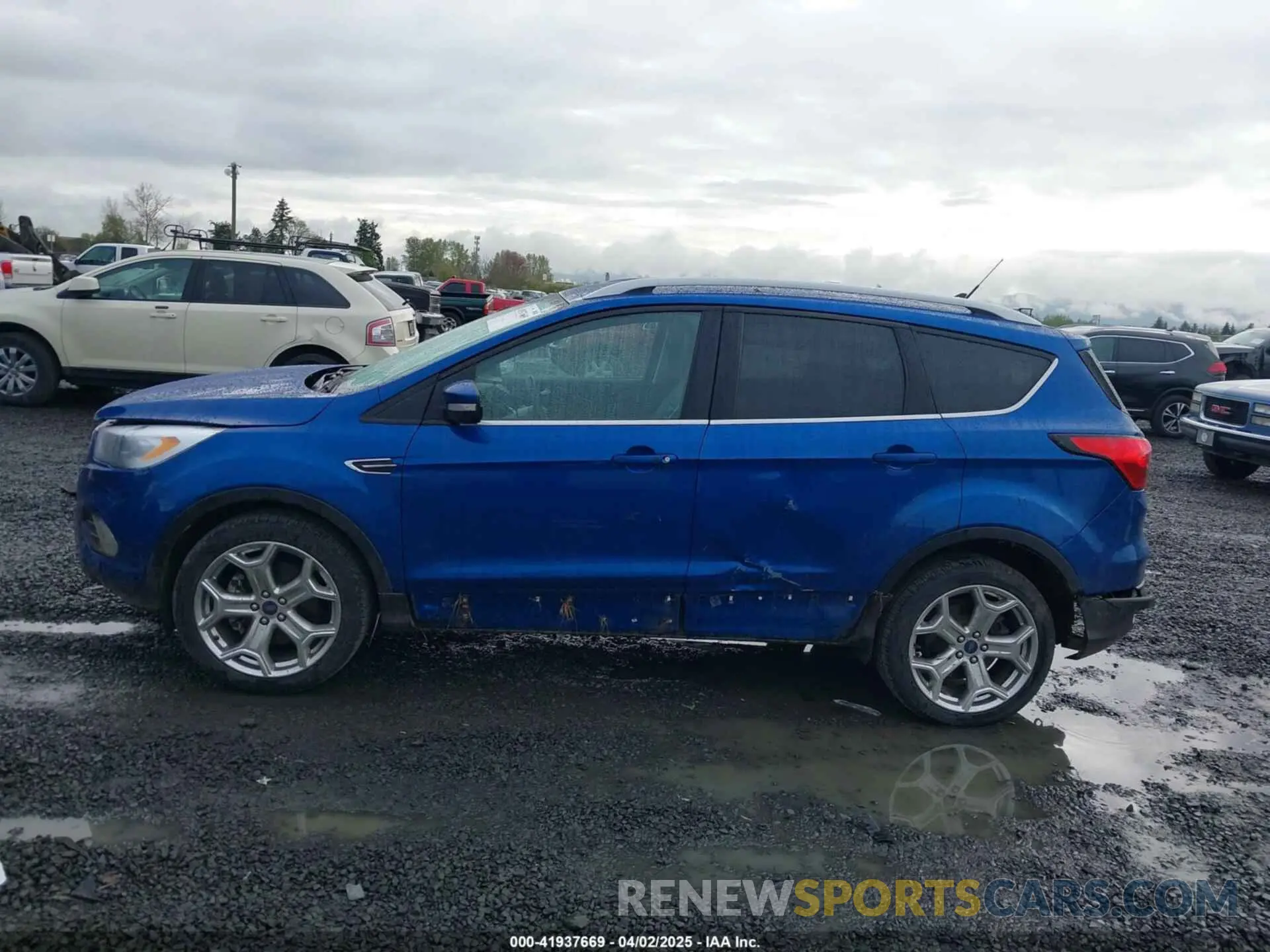 14 fotografías del automóvil dañado 1FMCU9J91KUA21269 FORD ESCAPE 2019