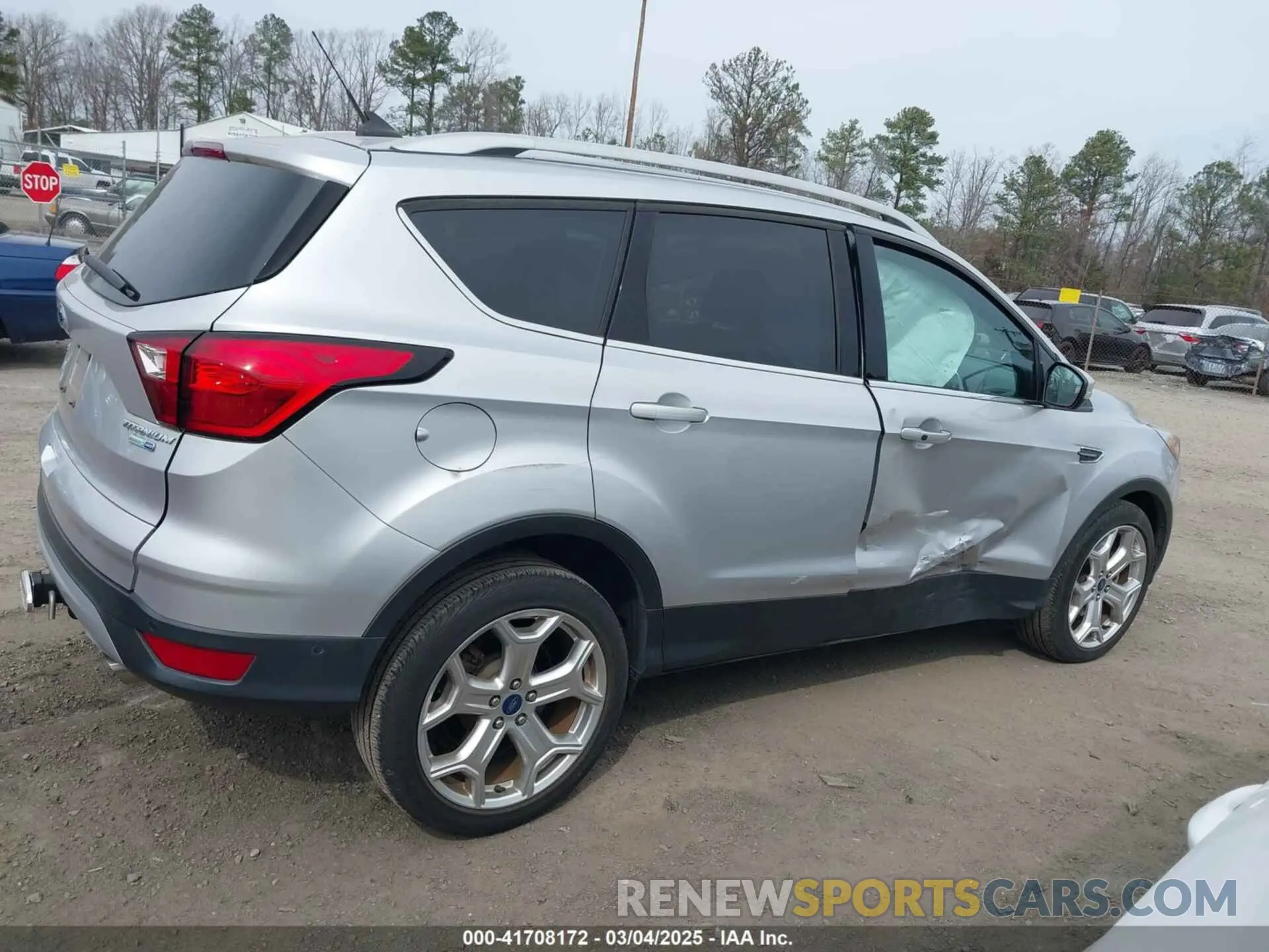 13 fotografías del automóvil dañado 1FMCU9J91KUA91323 FORD ESCAPE 2019