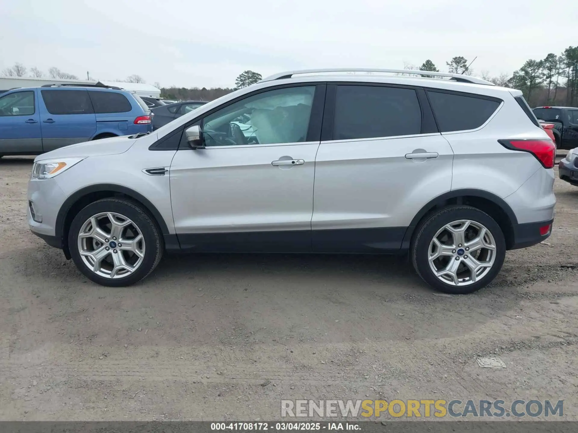 14 fotografías del automóvil dañado 1FMCU9J91KUA91323 FORD ESCAPE 2019
